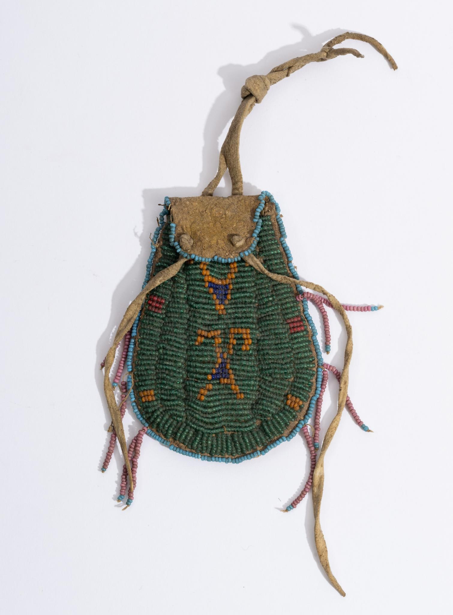 Sioux Beaded Pouch (1 of 3)
