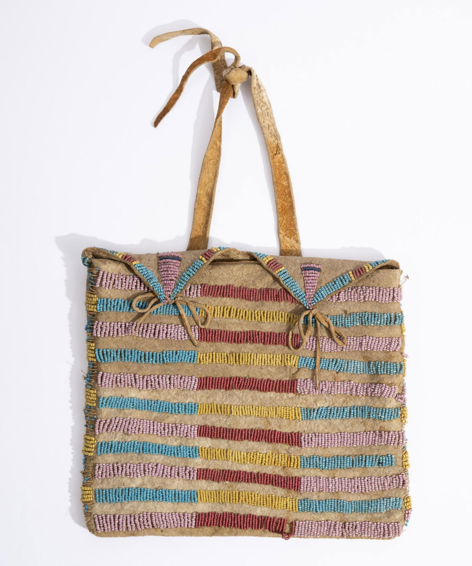 Crow Beaded Bag (1 of 4)