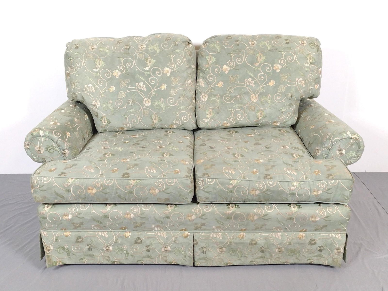 Floral Loveseat (1 of 4)