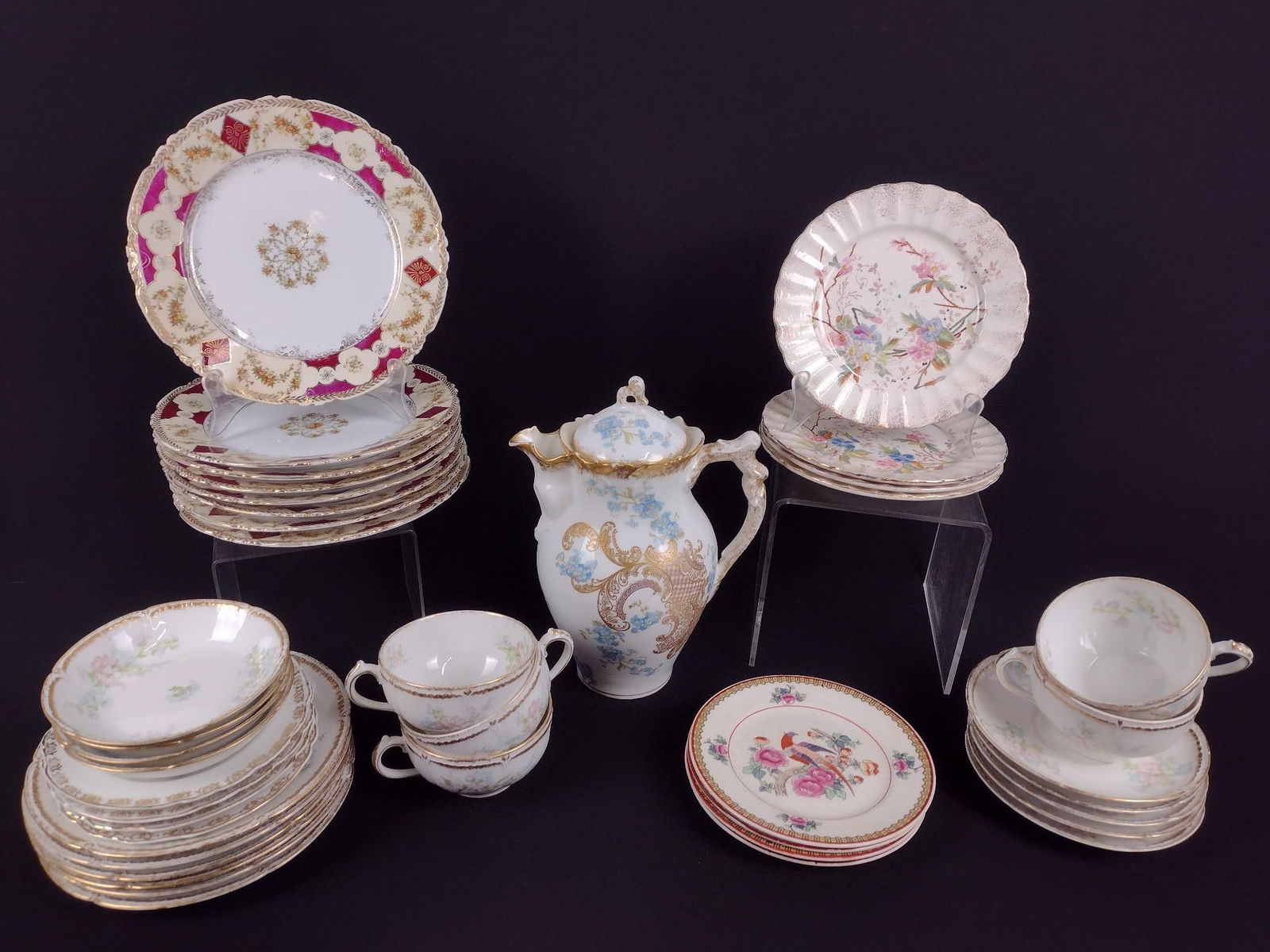 41 Pcs Ceramics incl Limoges (1 of 11)