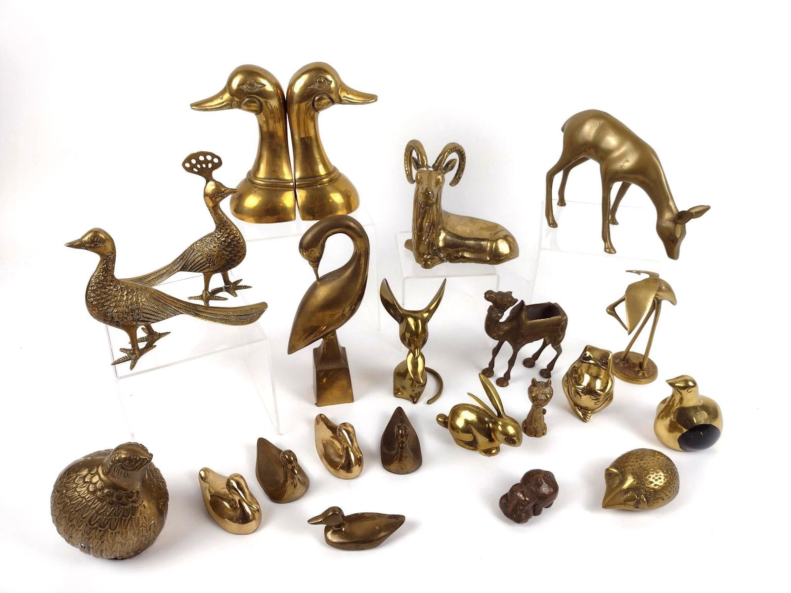 22 Metalware Animals: Includes brass. Decorative figures and bookends. 1-1/4" to 8" high.