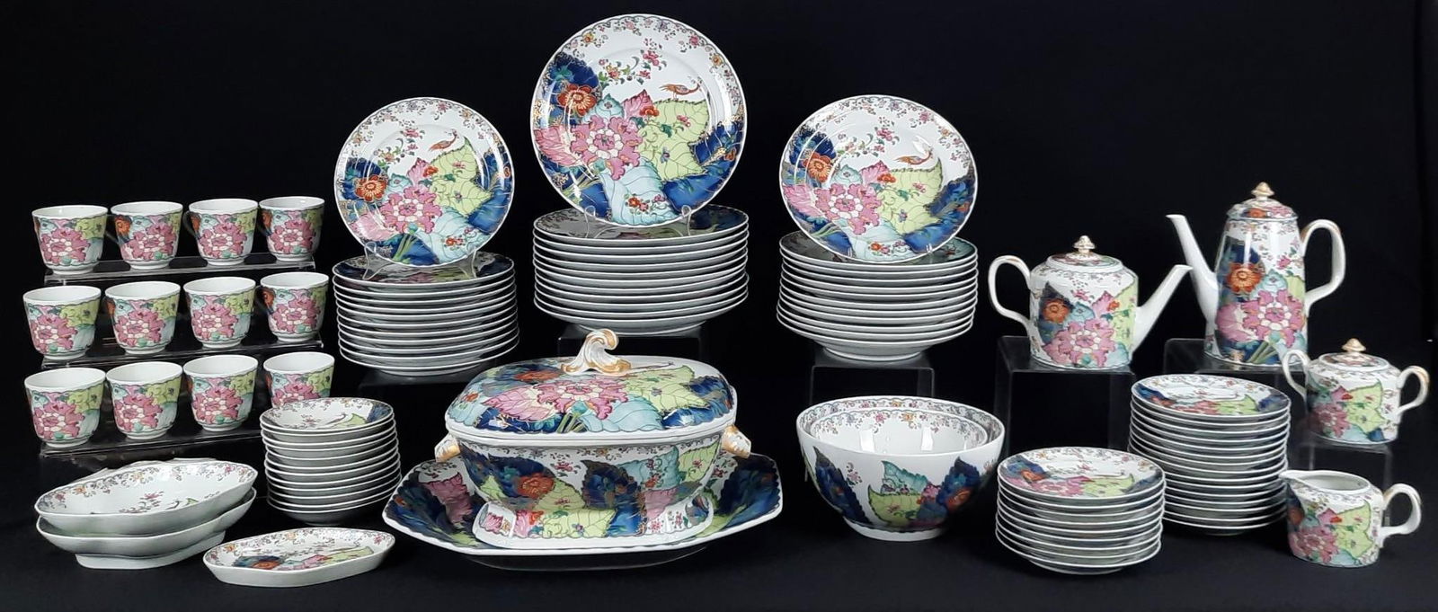 95 Pcs MMA Mottahedeh Dinnerware (1 of 7)