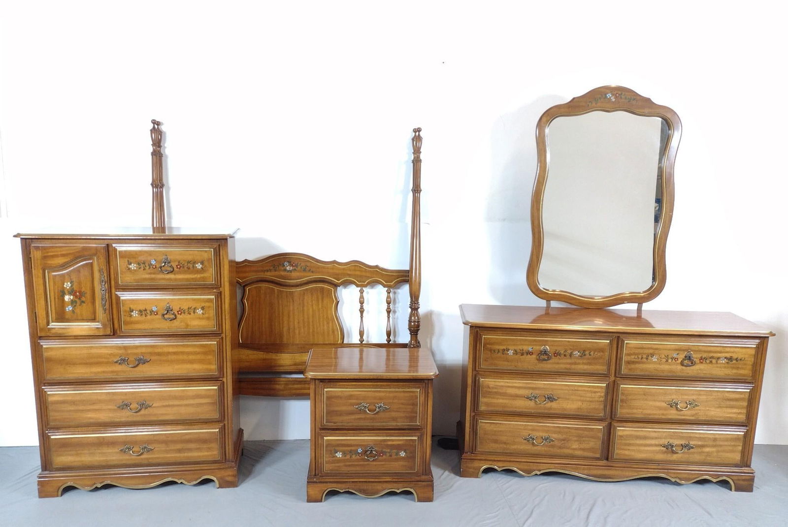 4 Pc Henry Link Bedroom Set (1 of 16)