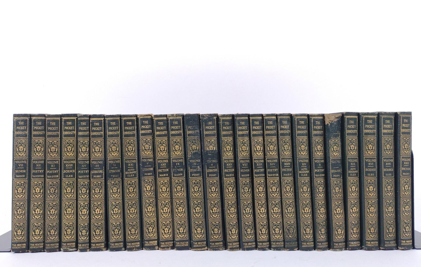25 Vols The Pocket University: Copyright 1905 by Doubleday, Page and Company. Some wear and minor losses to binding.