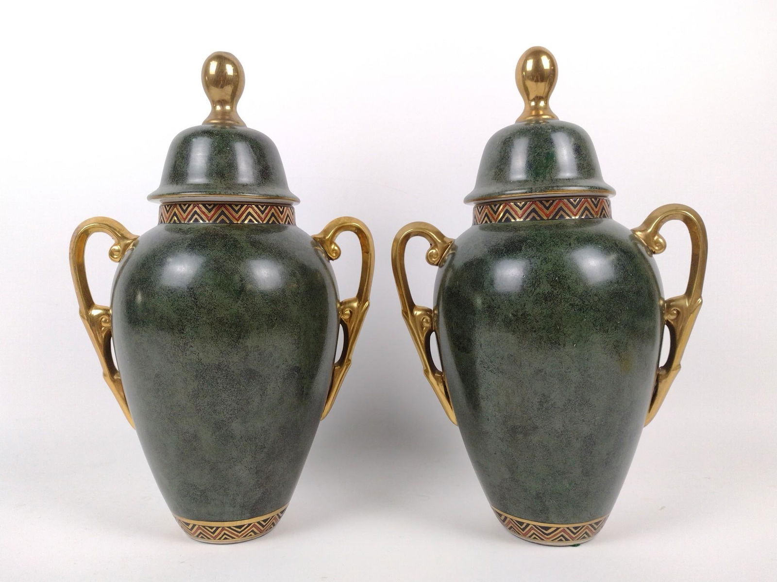 Pr. Ceramic Urns (1 of 2)