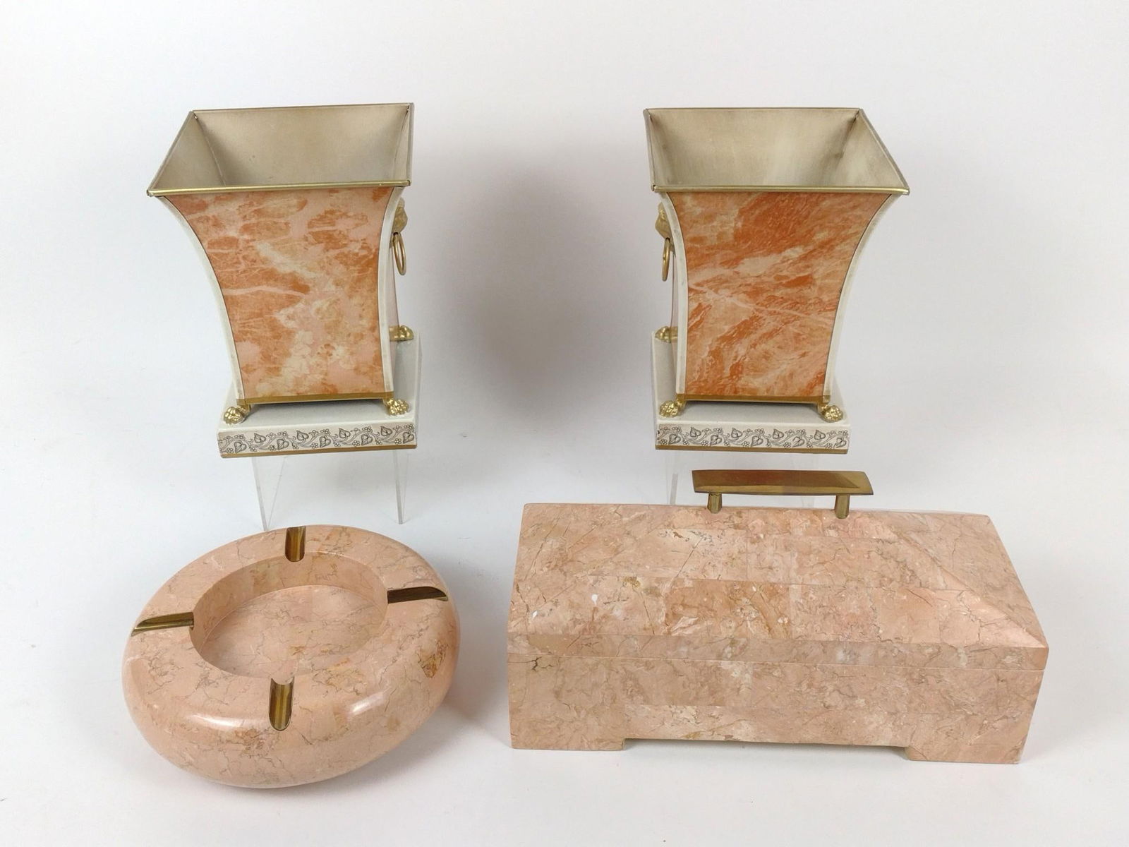 4 Decorative Items (1 of 7)