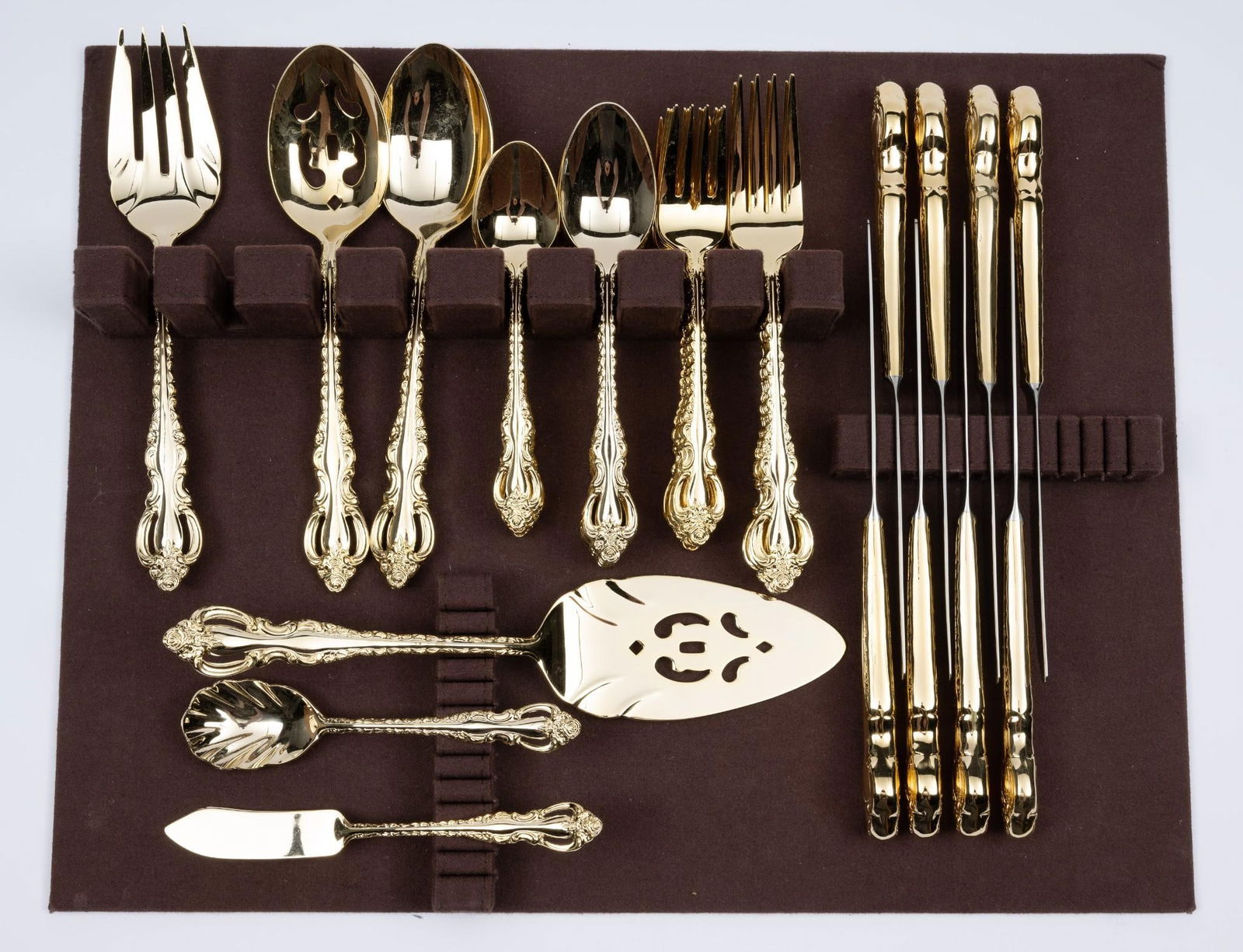 46 Pcs International Deepsilver Flatware (1 of 4)