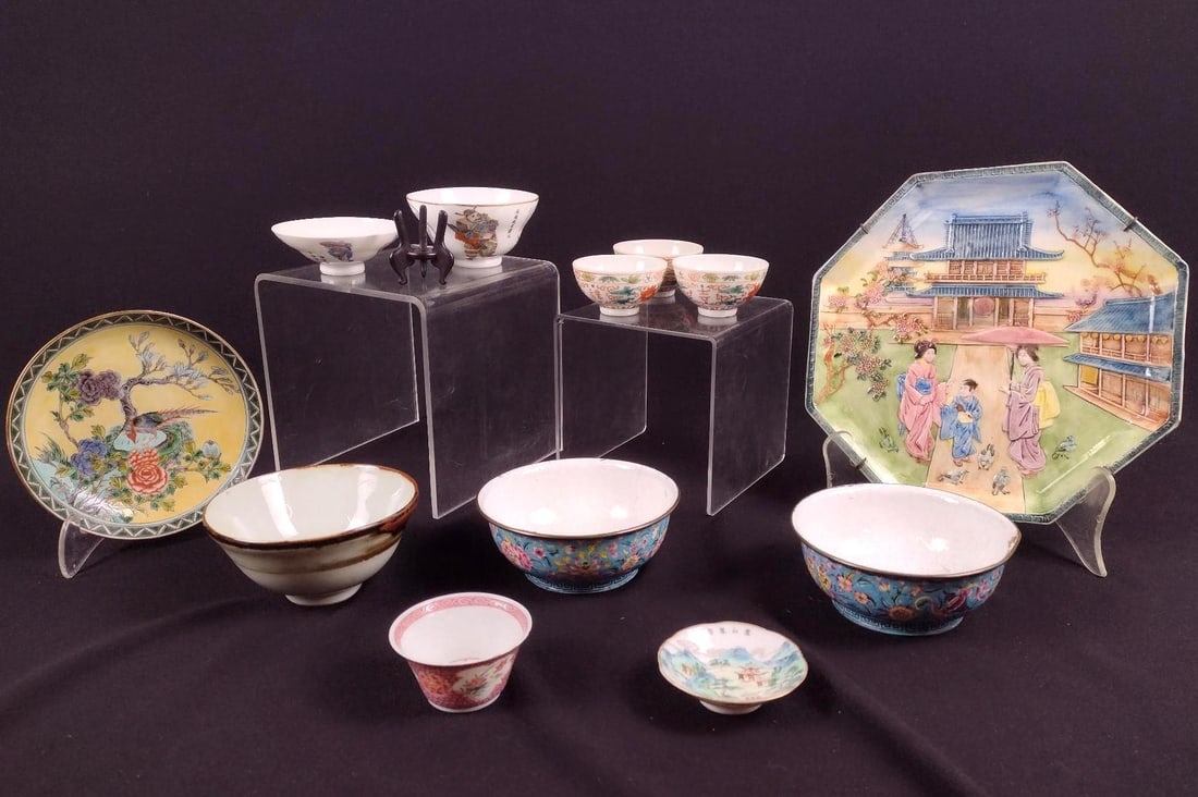 12 Asian Decorative Bowls & Plates (1 of 8)