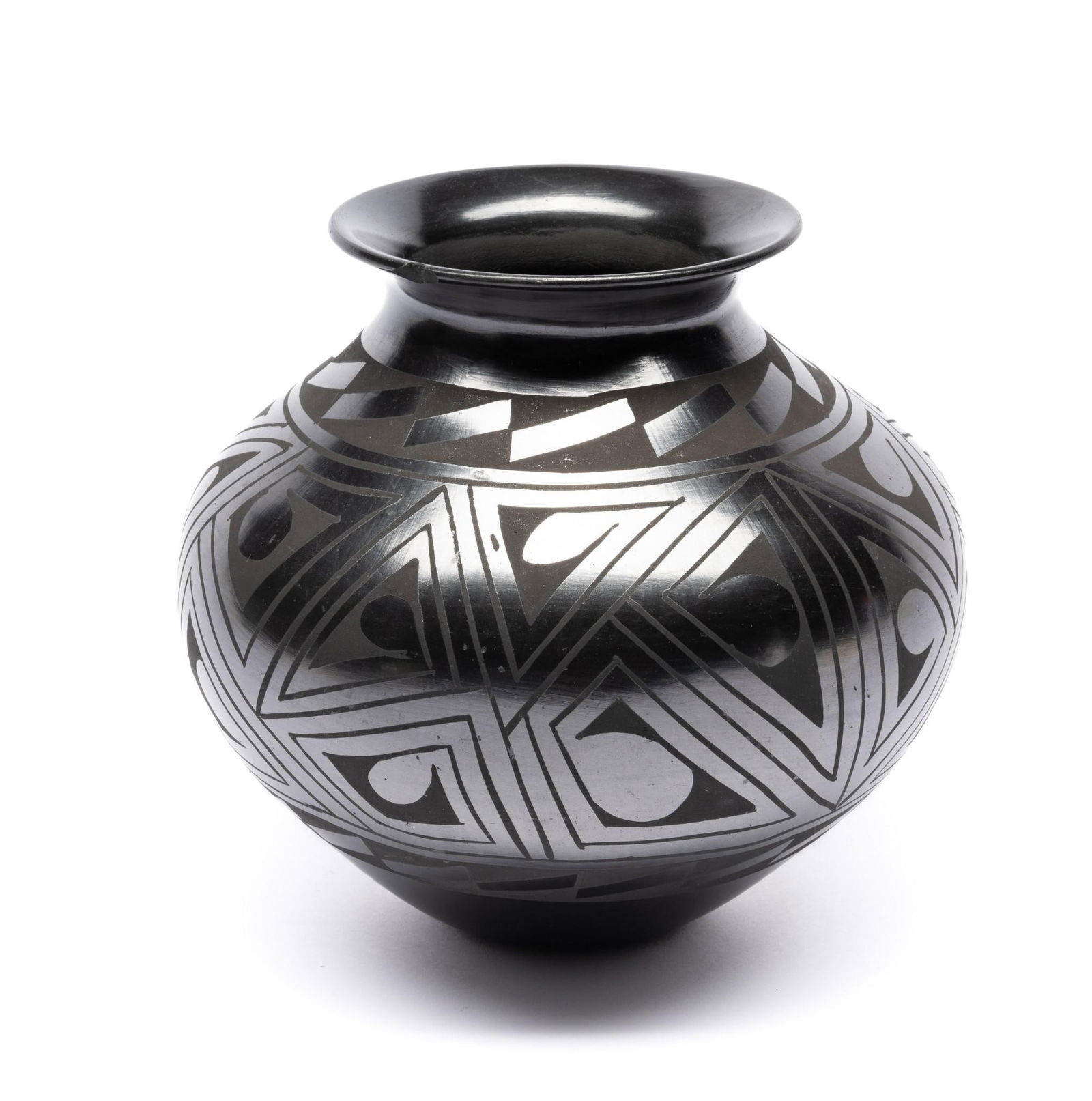 Esperanza Teha Mata Ortiz Blackware Vase (1 of 4)