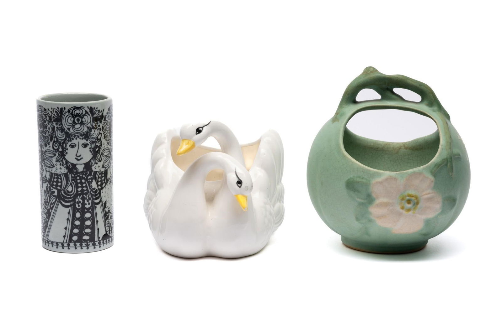 3 Ceramic Vases incl. Roseville (1 of 9)