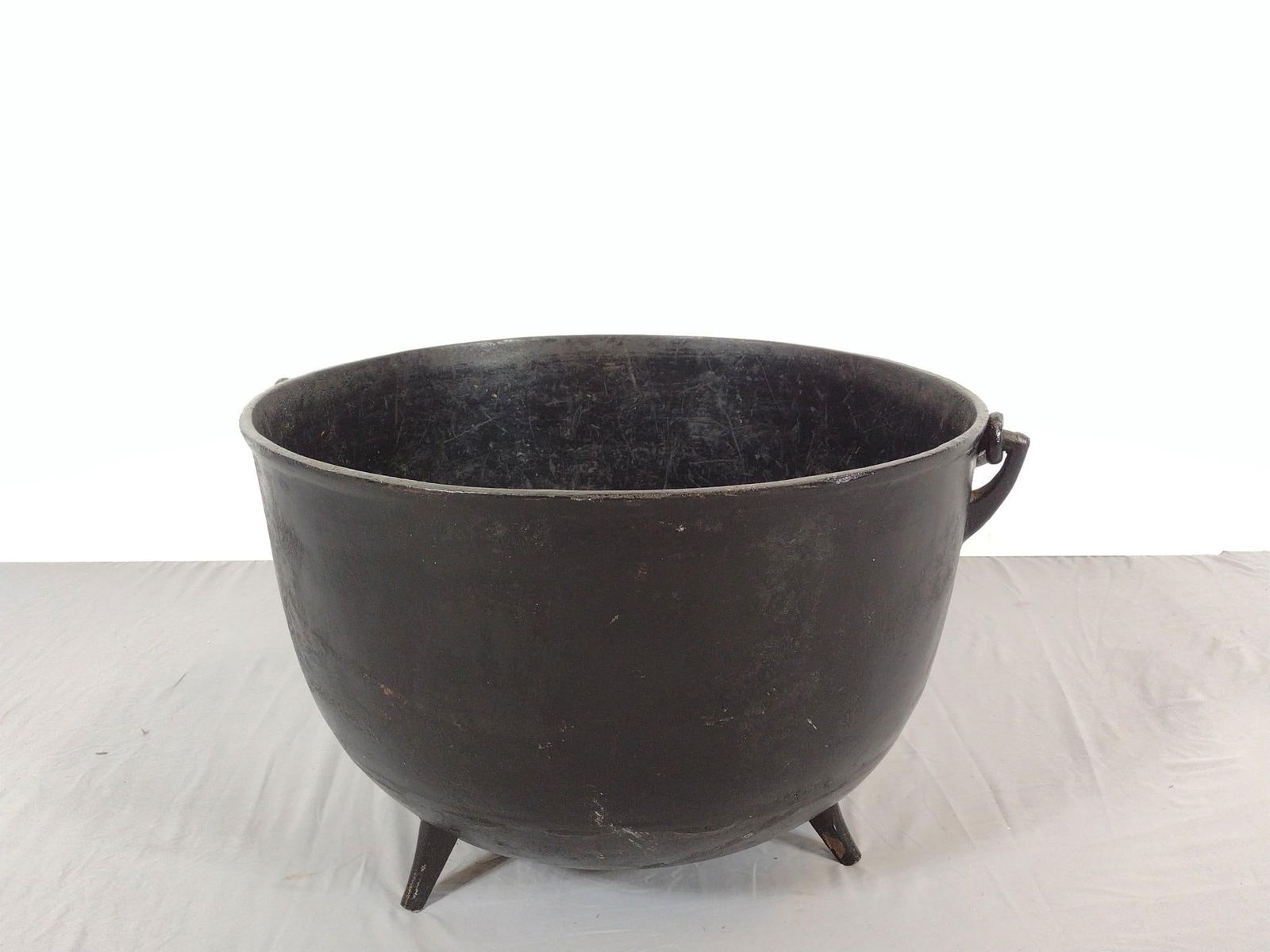 Cast Iron Cauldron (1 of 4)