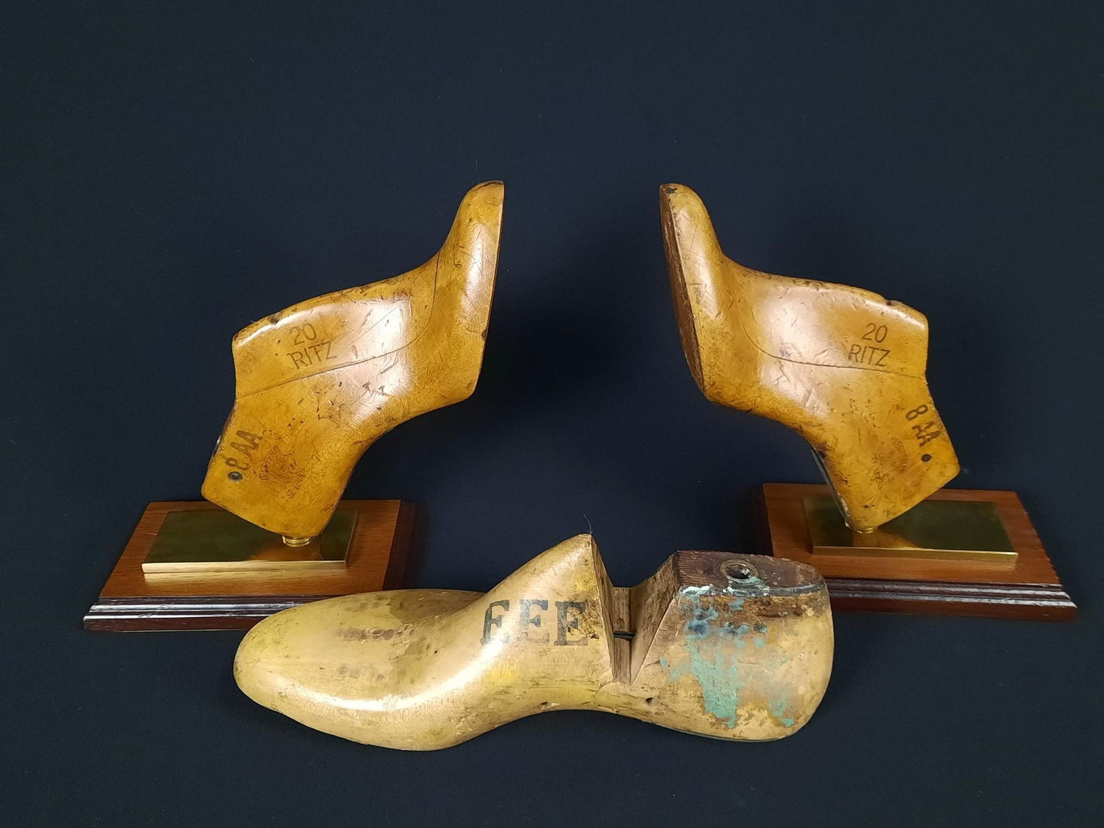 3 Wood Shoe Forms incl Book Ends (1 of 2)