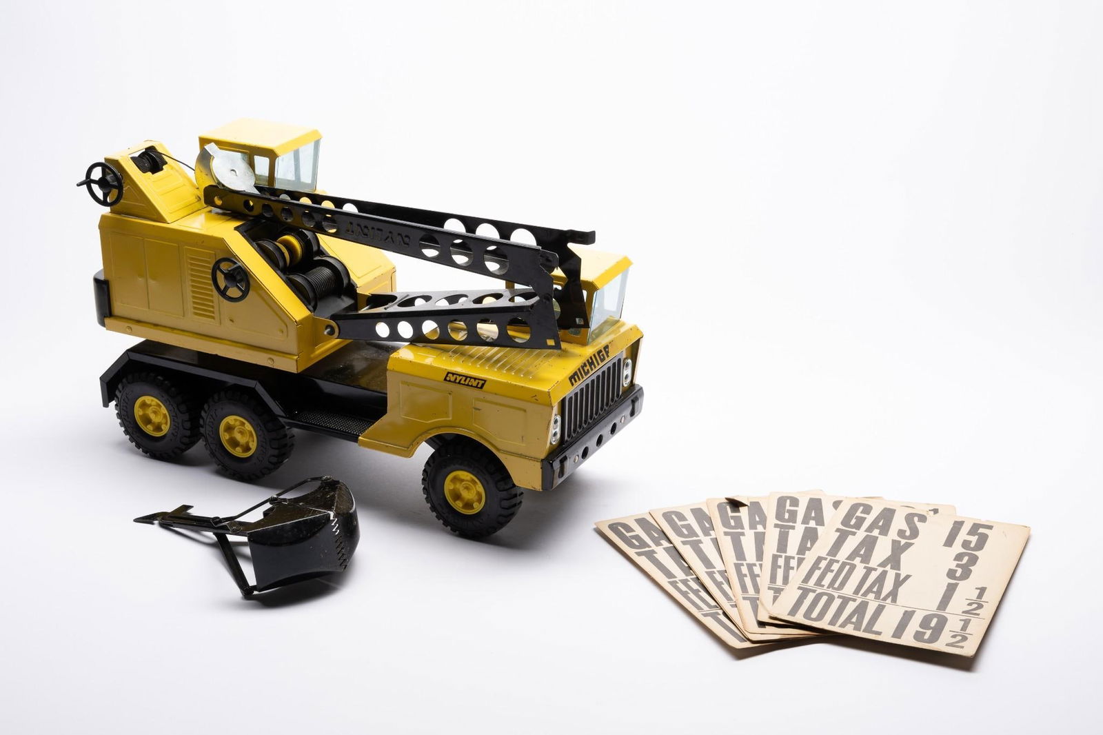 Nylint Toy Crane + 6 Expense Cards (1 of 5)