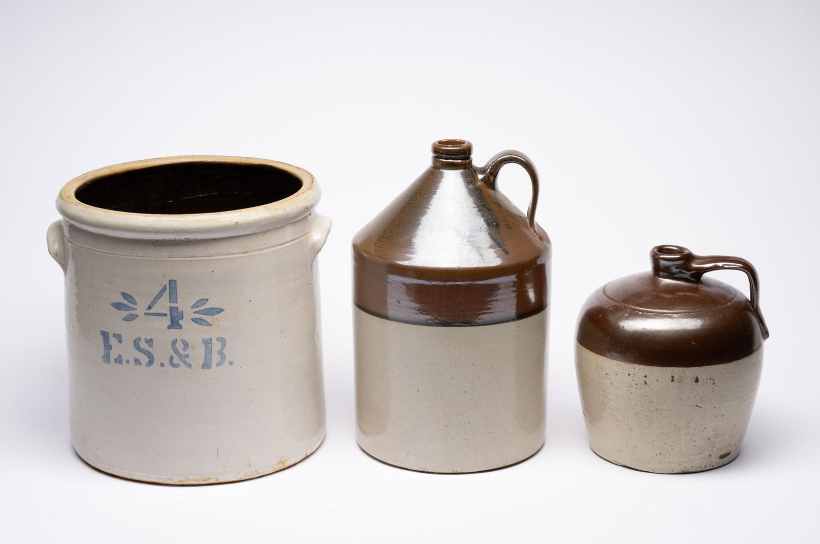 E.S.&B. Crock and 2 Two-Tone Jugs (1 of 10)