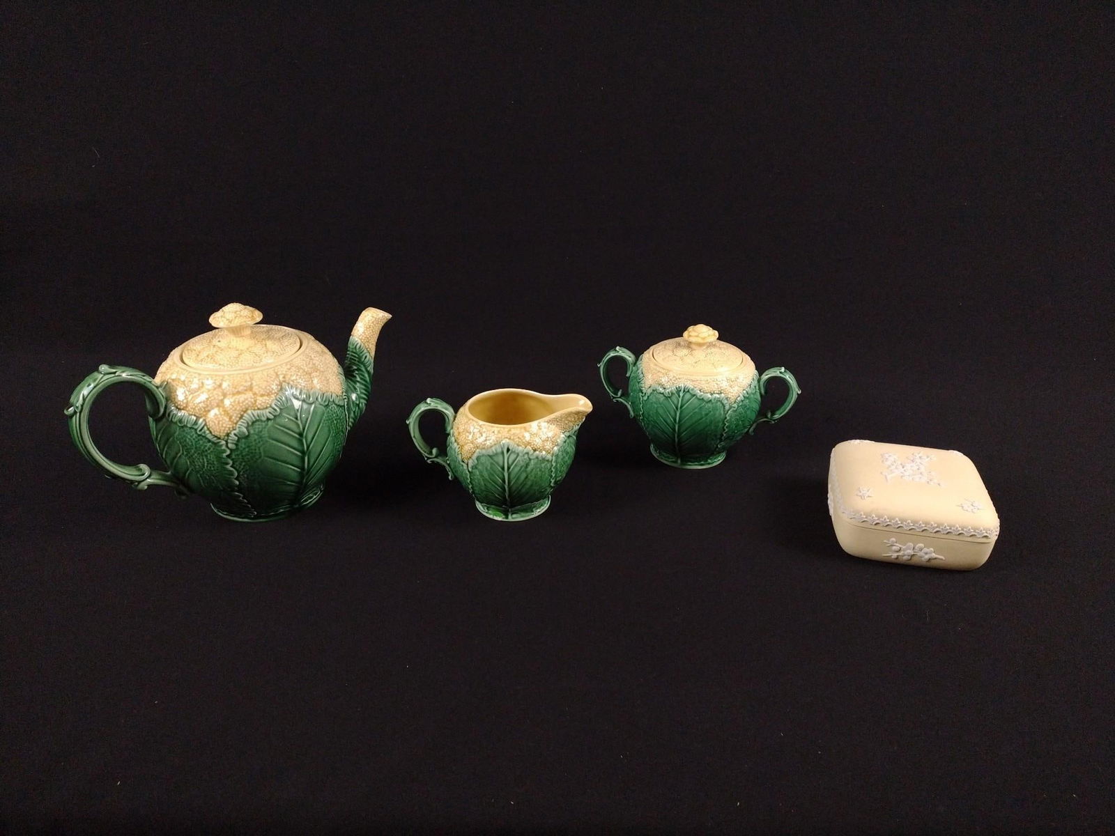 4 Pcs Wedgwood incl. Teapot (1 of 3)