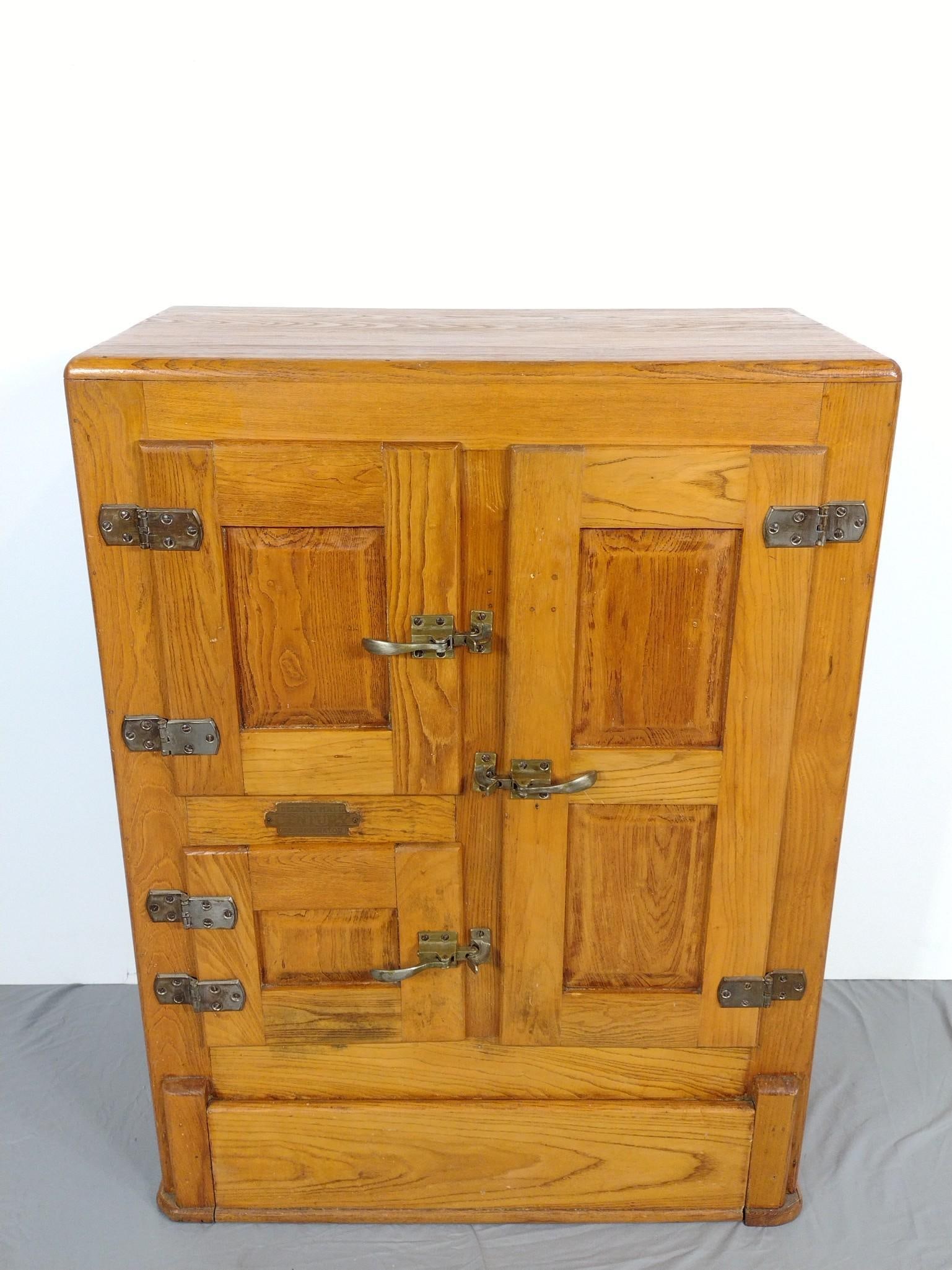 Bending Hall Century Ice Box (1 of 6)