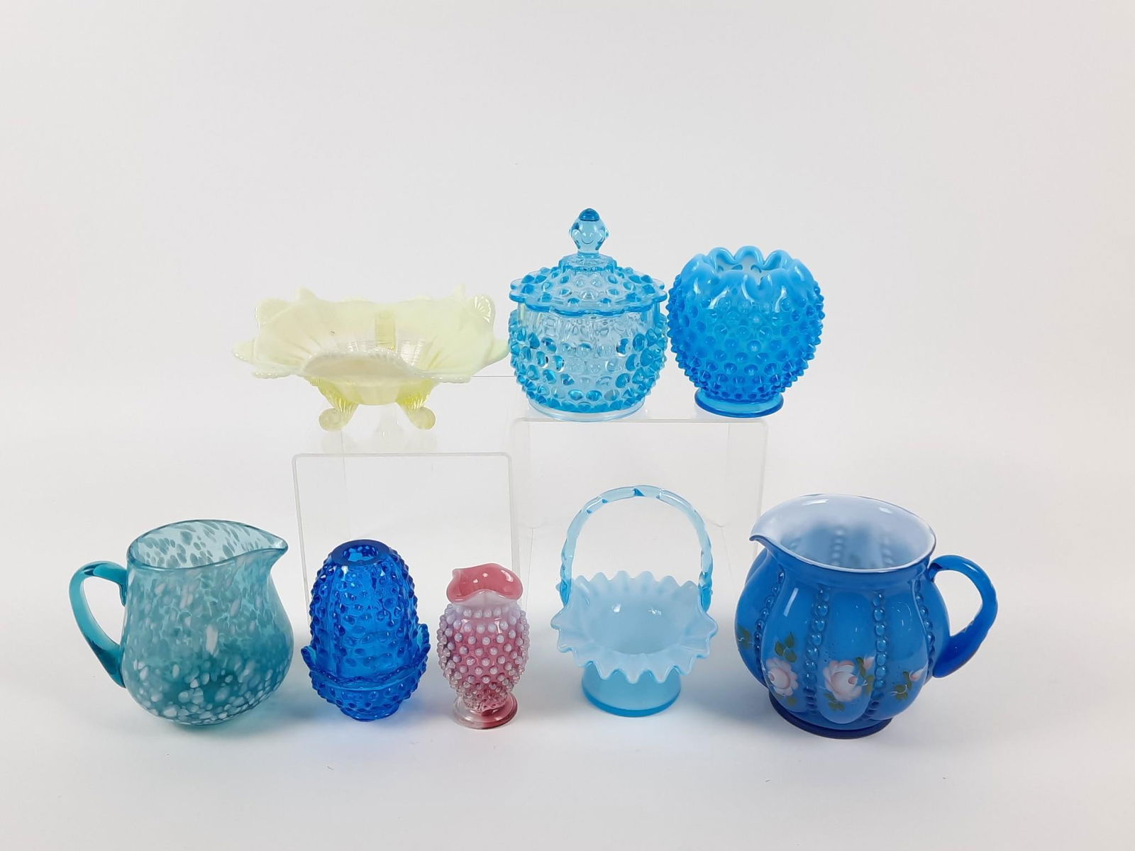 8 Pcs Glassware incl Fenton & Vaseline (1 of 3)