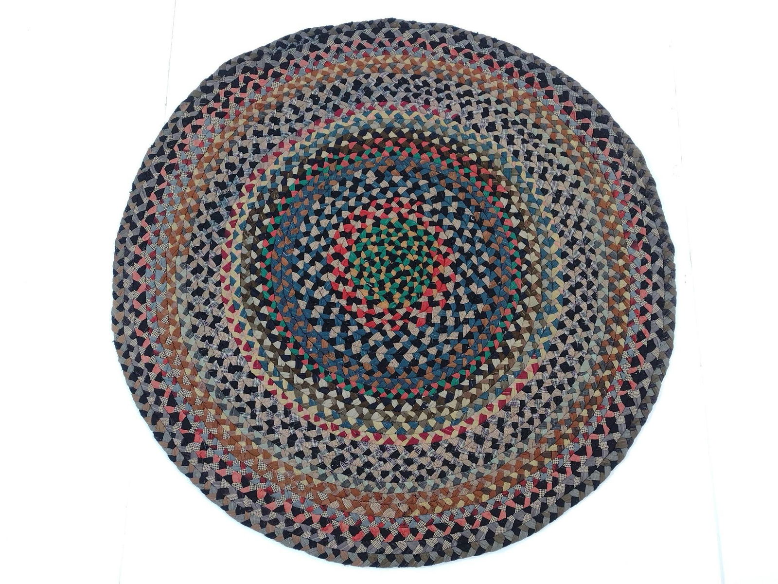 Round Braided Rug (1 of 4)