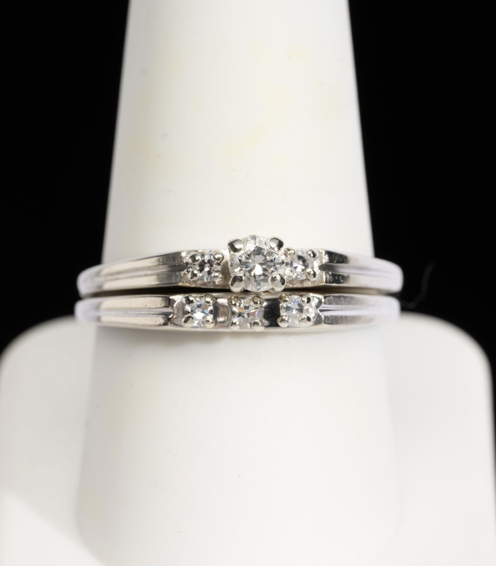 14K White Gold Artcarved Wedding Set (1 of 6)
