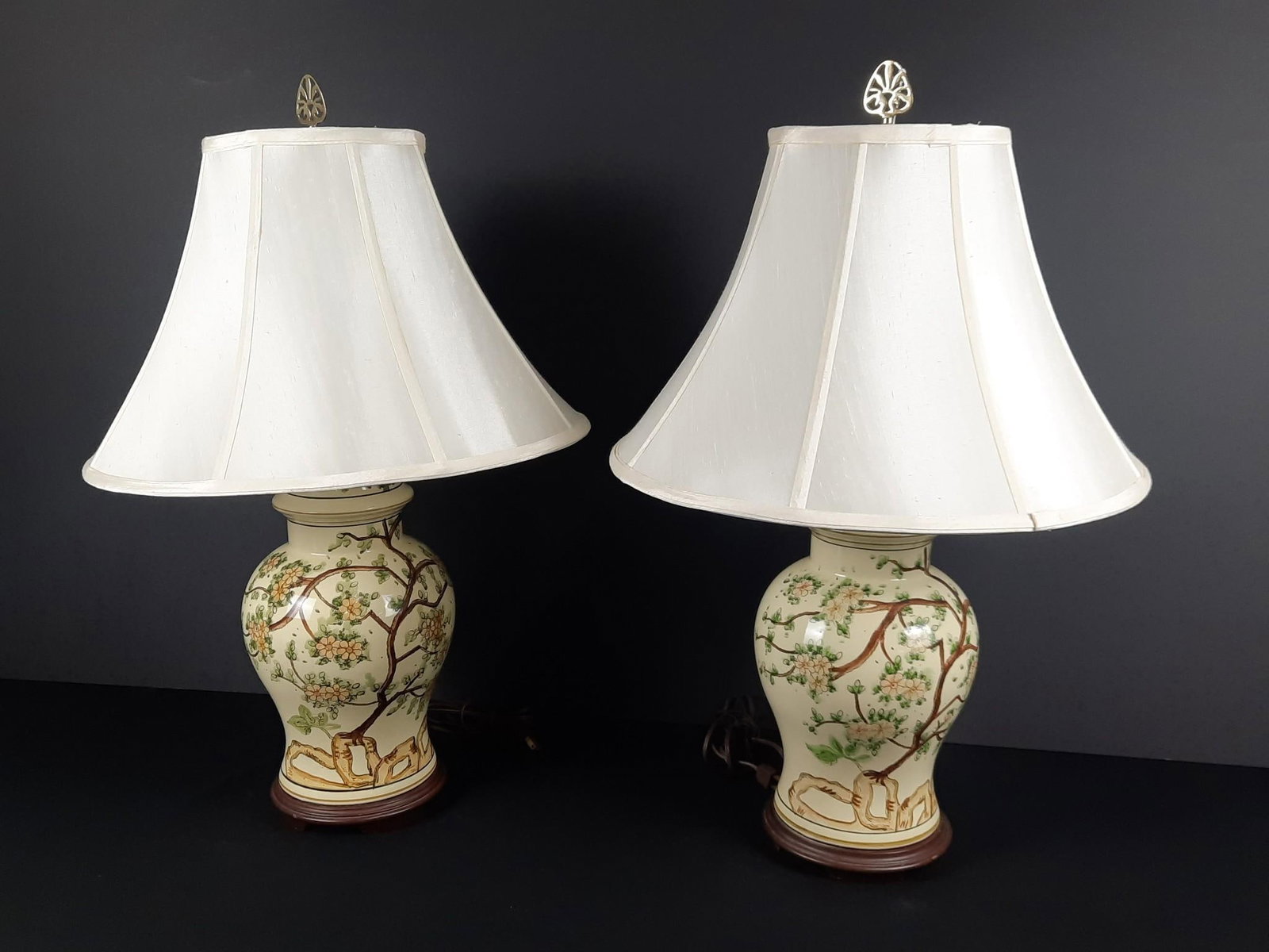 Pr. Ginger Jar Style Table Lamps: NOT ELIGIBLE FOR IN-HOUSE SHIPPING. Working. Overall with shade: 18" diameter x 29" high. PROVENANCE: Sale of this item to benefit Historic Harrisburg Association.