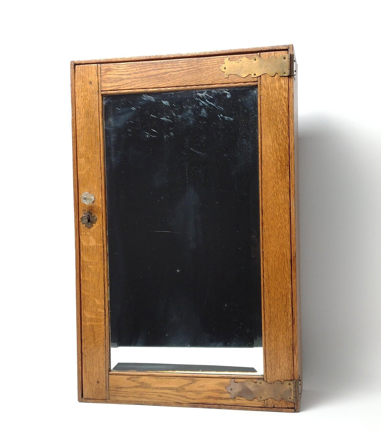 Mirrored Wall Cabinet: NOT ELIGIBLE FOR IN-HOUSE SHIPPING. 17-1/4" wide X 6" deep X 28" high.