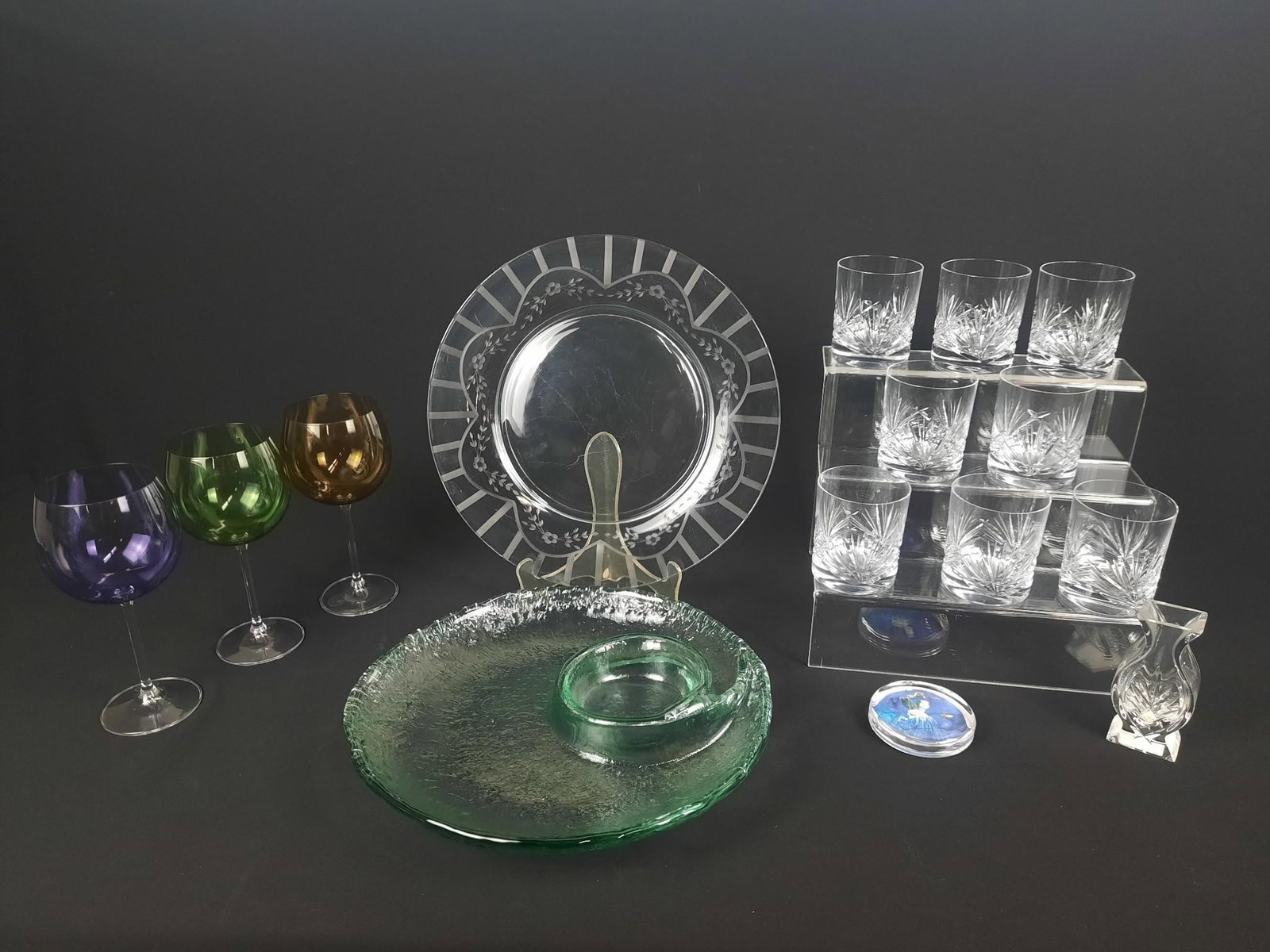 9 Pcs Glassware incl. Towle: 3-3/4" to 13-3/4" wide x 1-1/4" to 1-3/4" high.