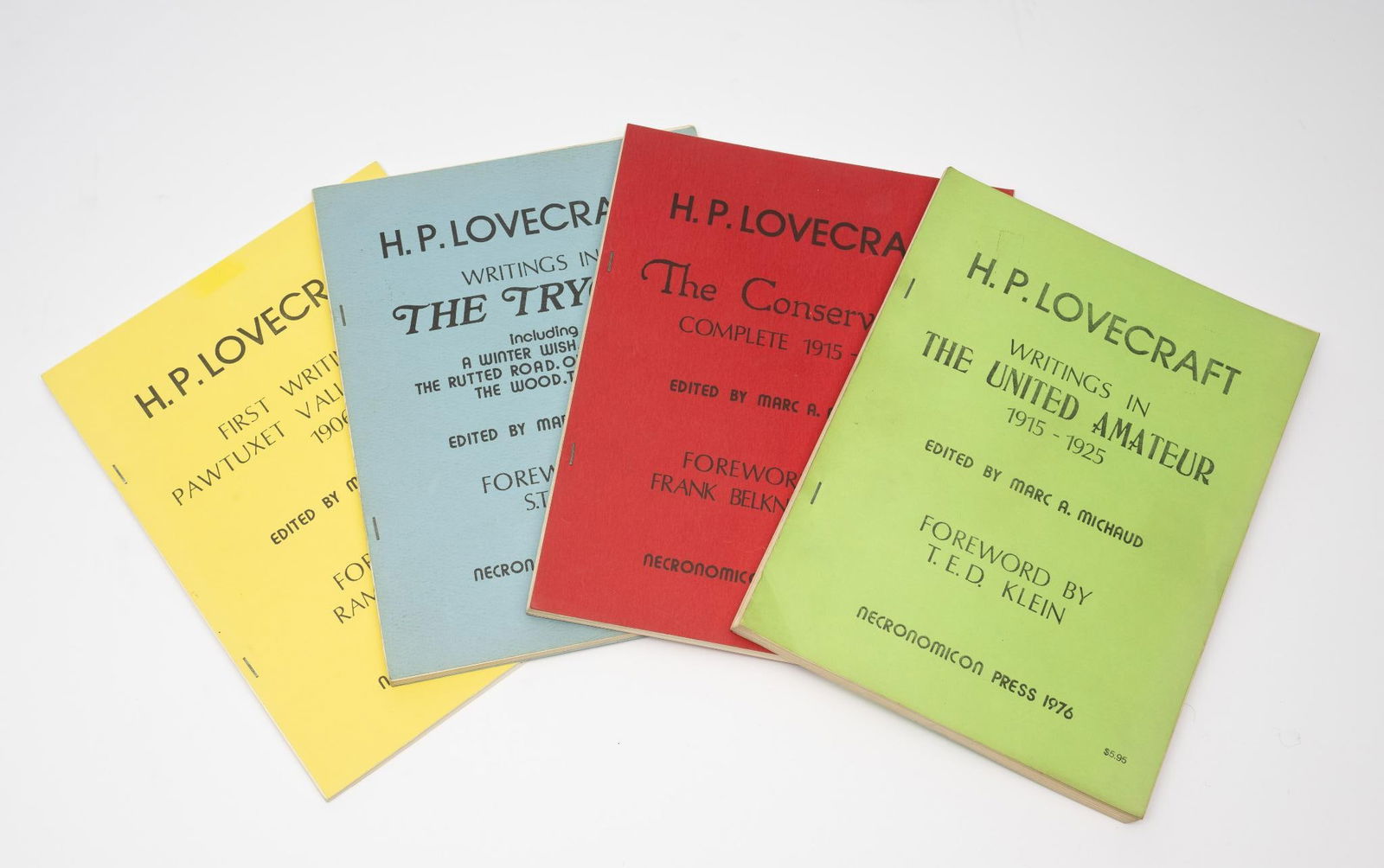 4 H.P. Lovecraft Books (1 of 9)