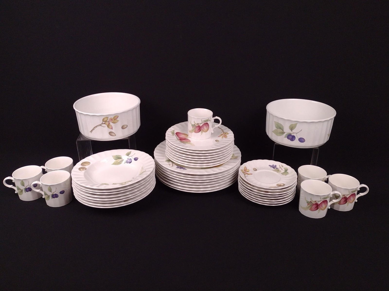 41 Pc Mikasa Belle Terre Dinnerware (1 of 4)