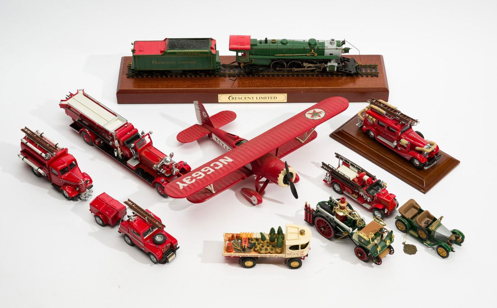 10 Vintage Toys incl Planes and Trains (1 of 16)