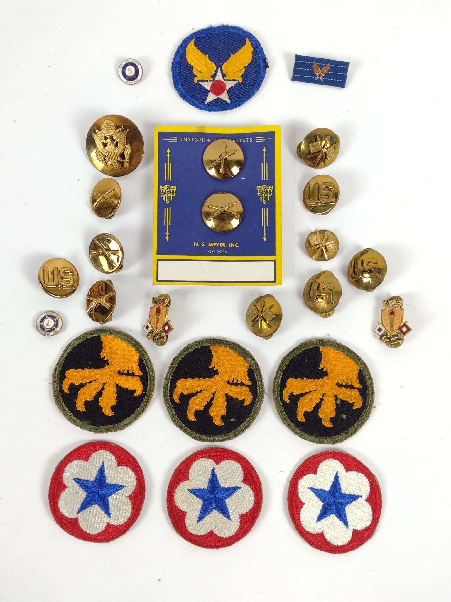 25 Pcs Military Insignia: Includes pins and patches. 1/2" to 1-1/2" diameter.