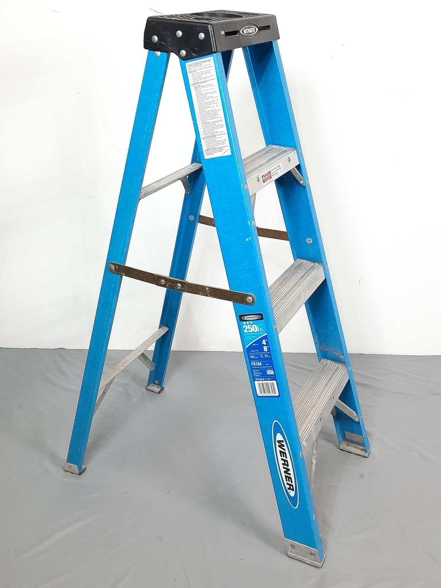 4' Werner Ladder (1 of 2)