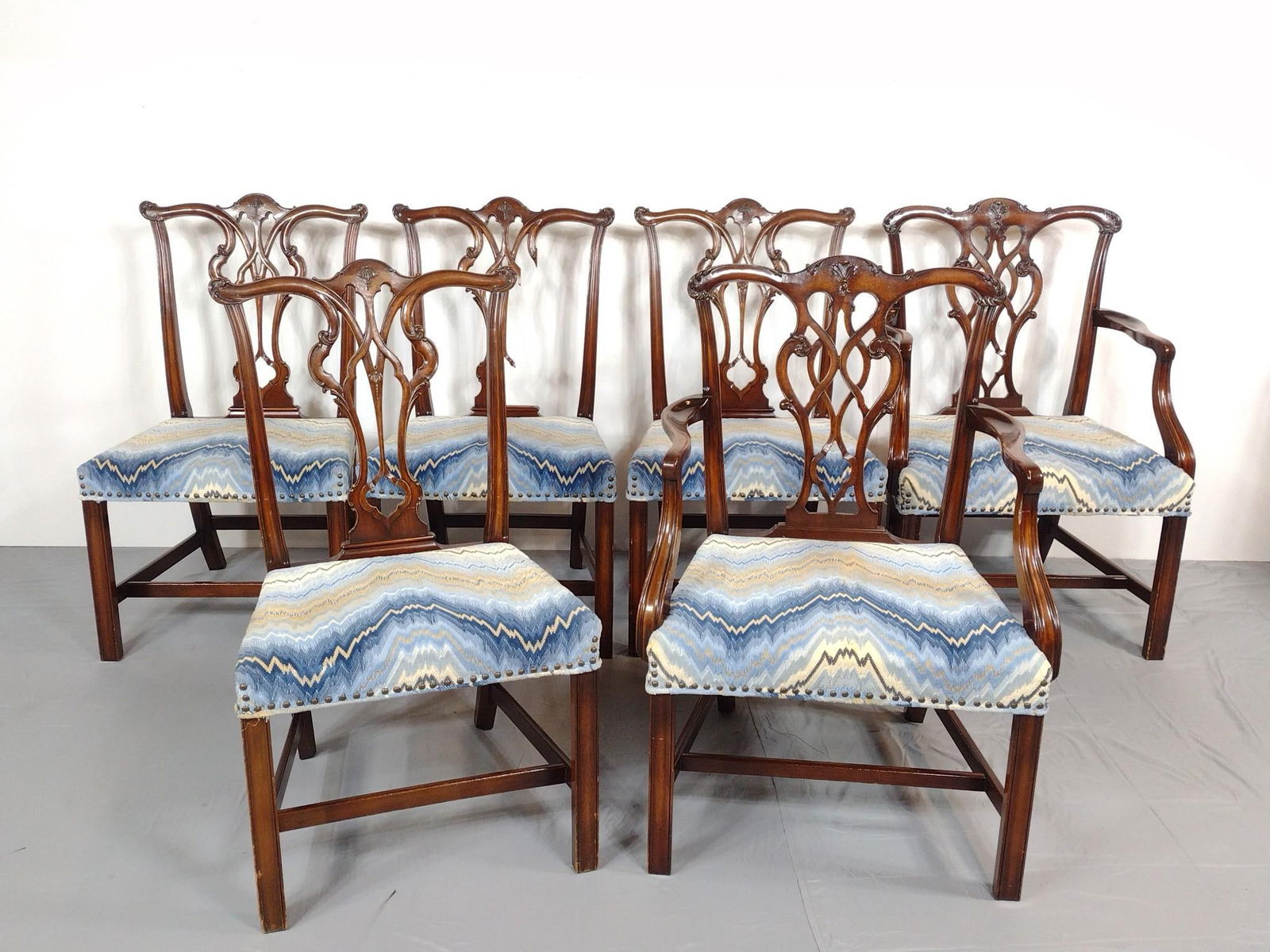 6 Dining Room Chairs (1 of 5)