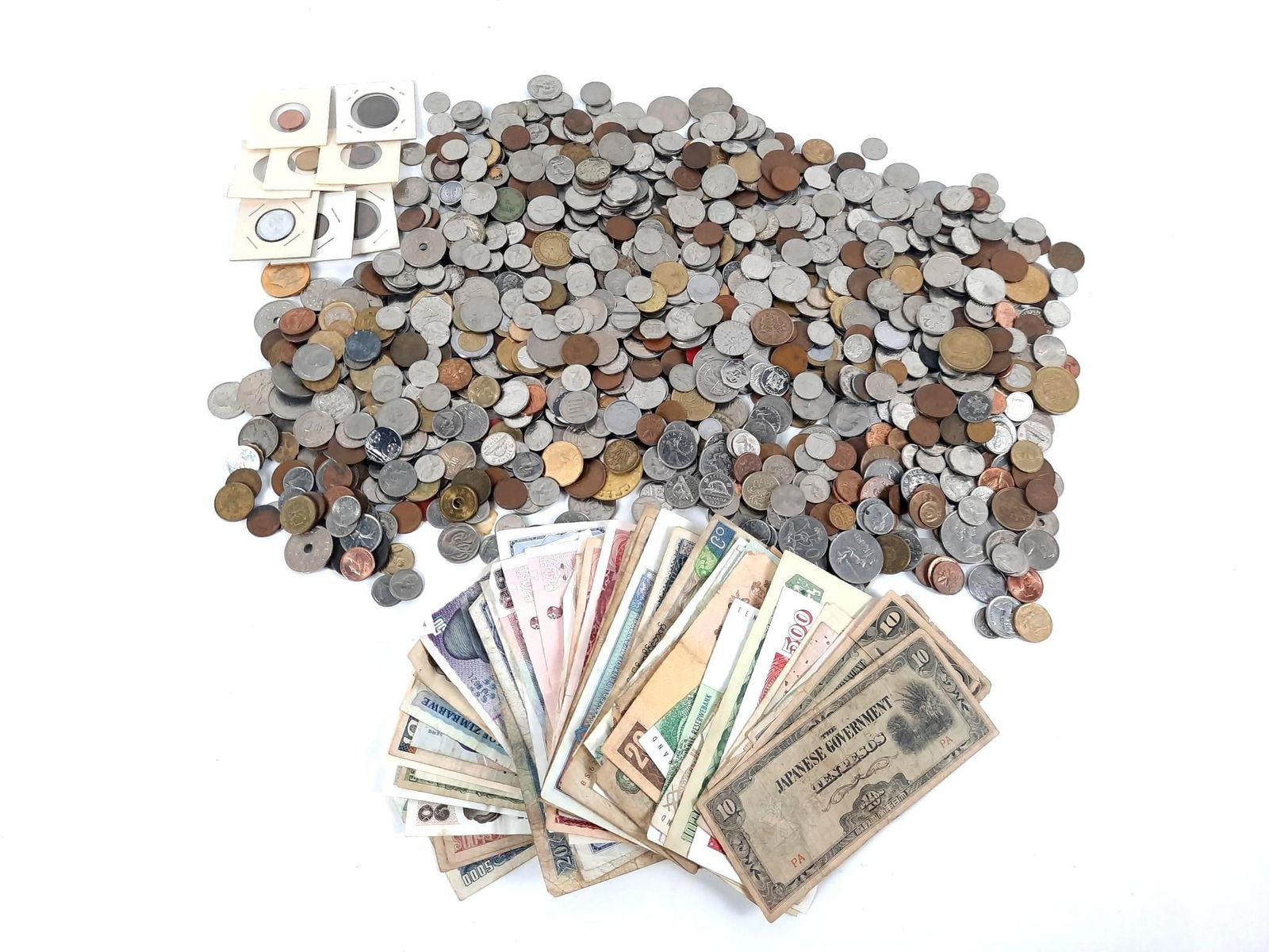 Large Grouping Foreign Currency incl 82 Notes (1 of 5)