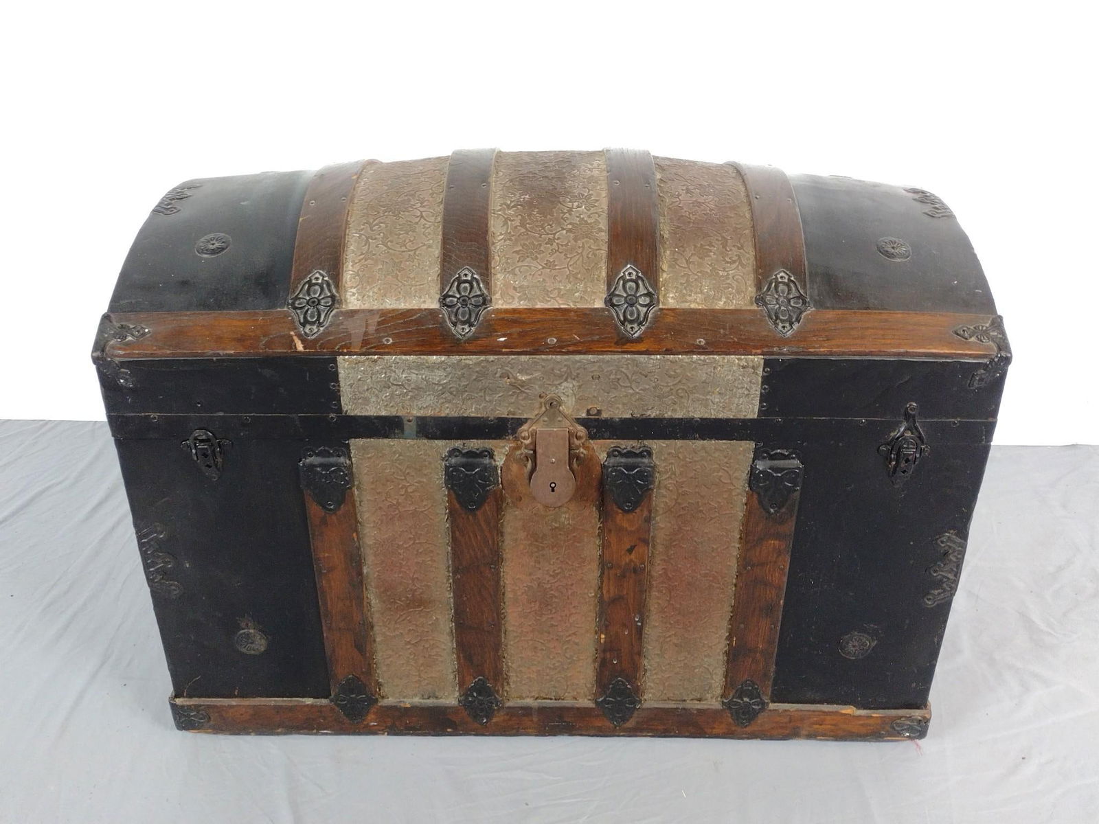 Barrel Top Trunk (1 of 7)