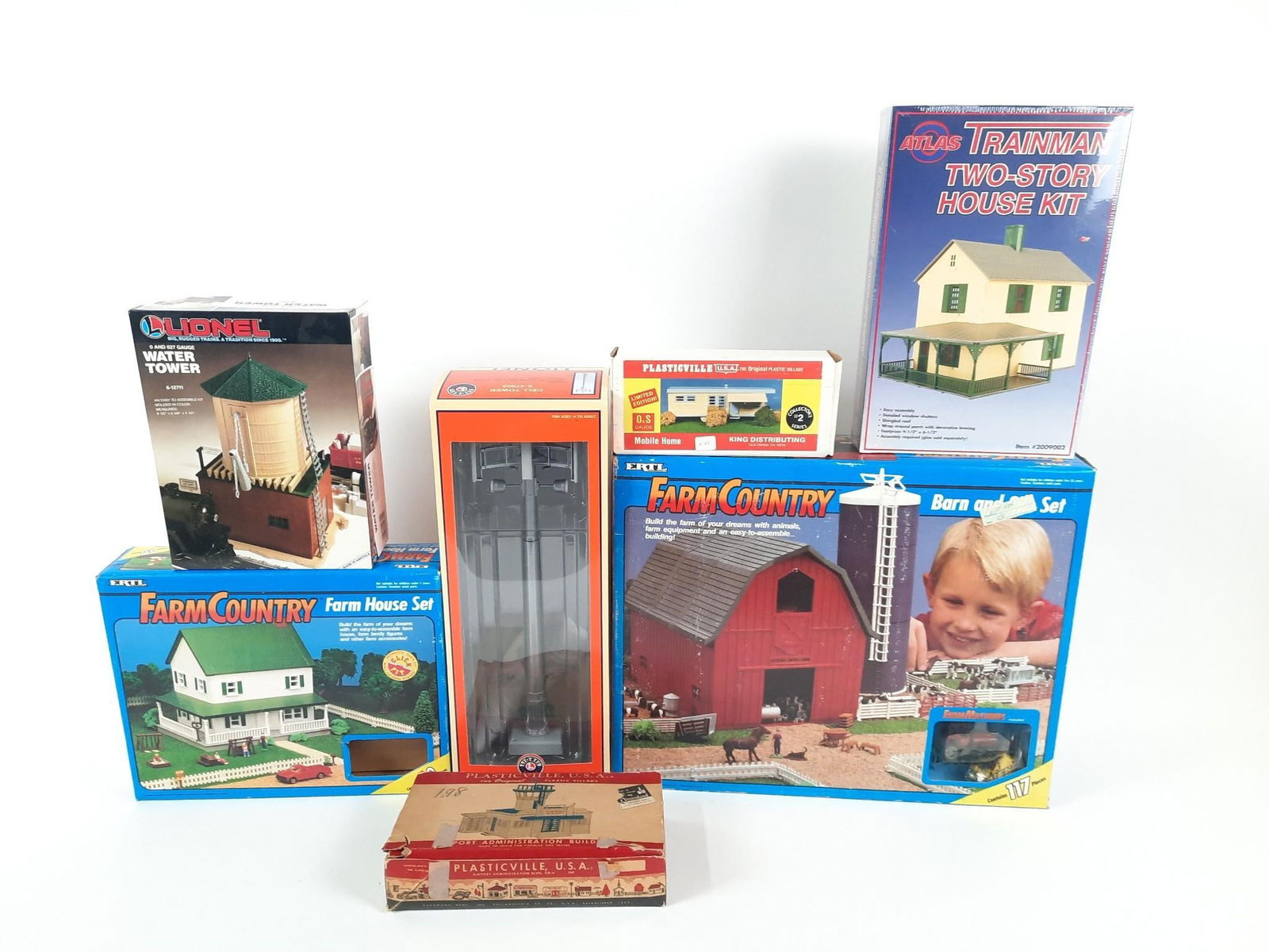 7 Train Accessories incl. Water Tower (1 of 3)