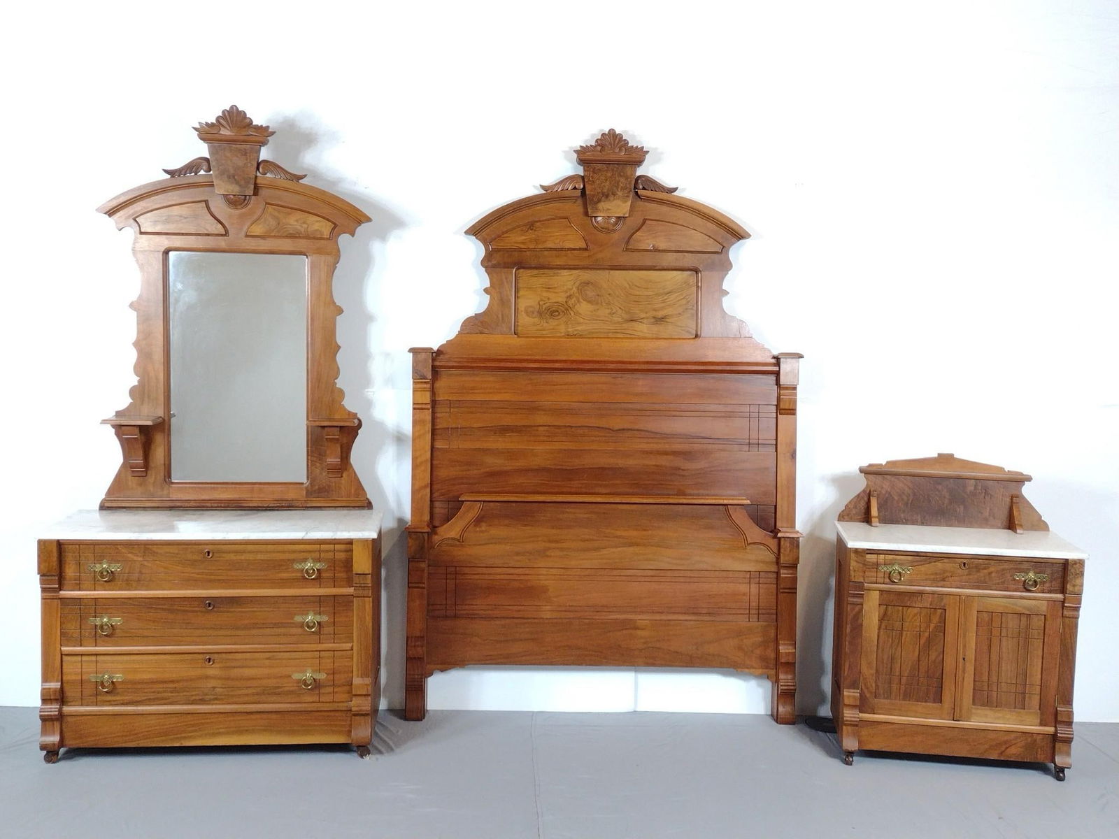 3 Pc Victorian Bedroom Set incl Marble Tops (1 of 13)
