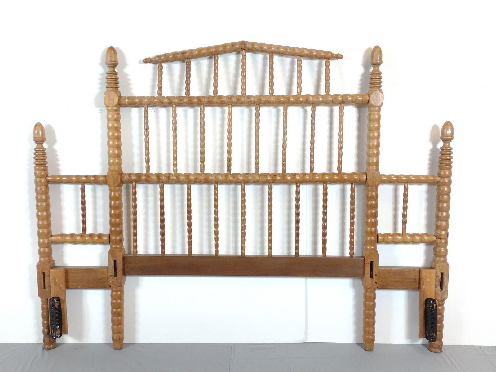 King Size Spindle Headboard: NOT ELIGIBLE FOR IN-HOUSE SHIPPING. 81" wide X 3" deep X 61" high.