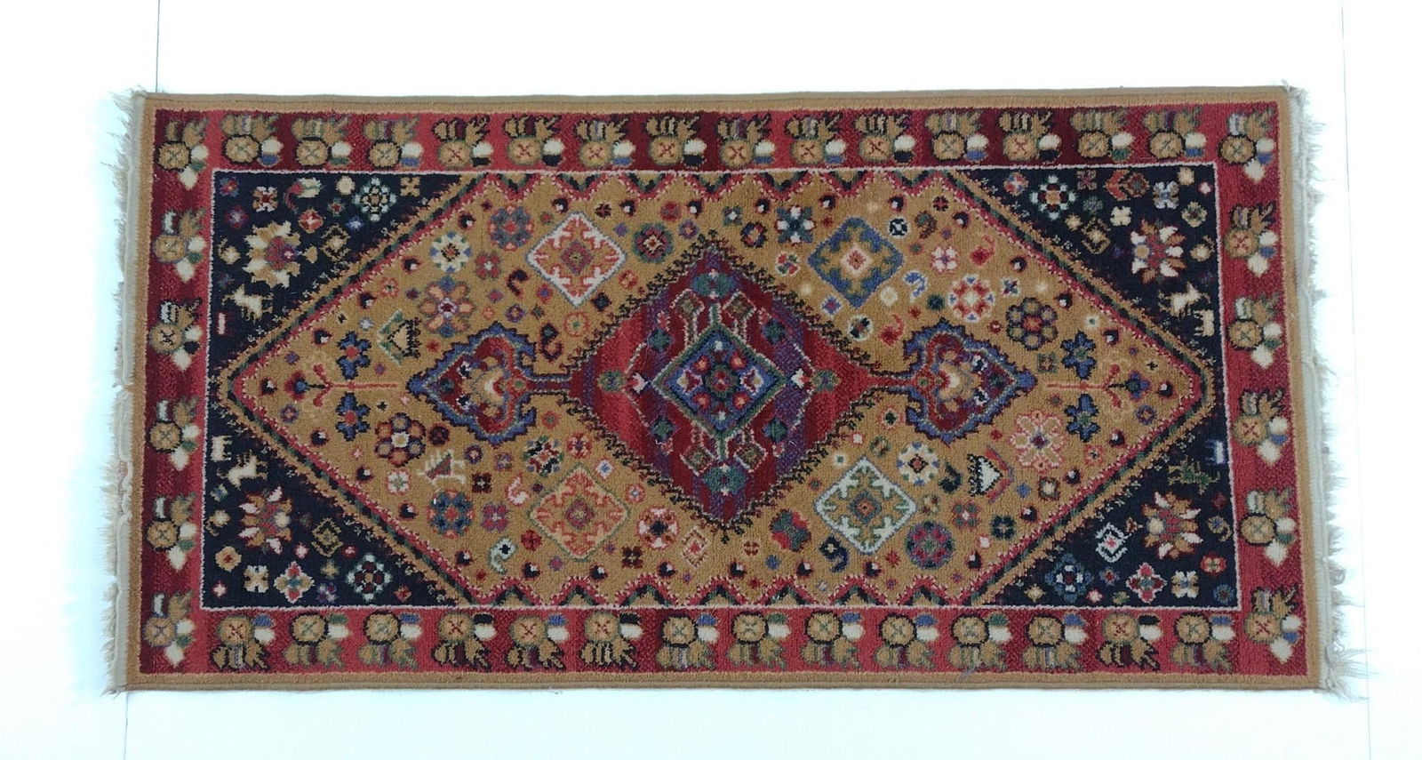 Persian Style Scatter Rug with Diamond Medallion (1 of 5)