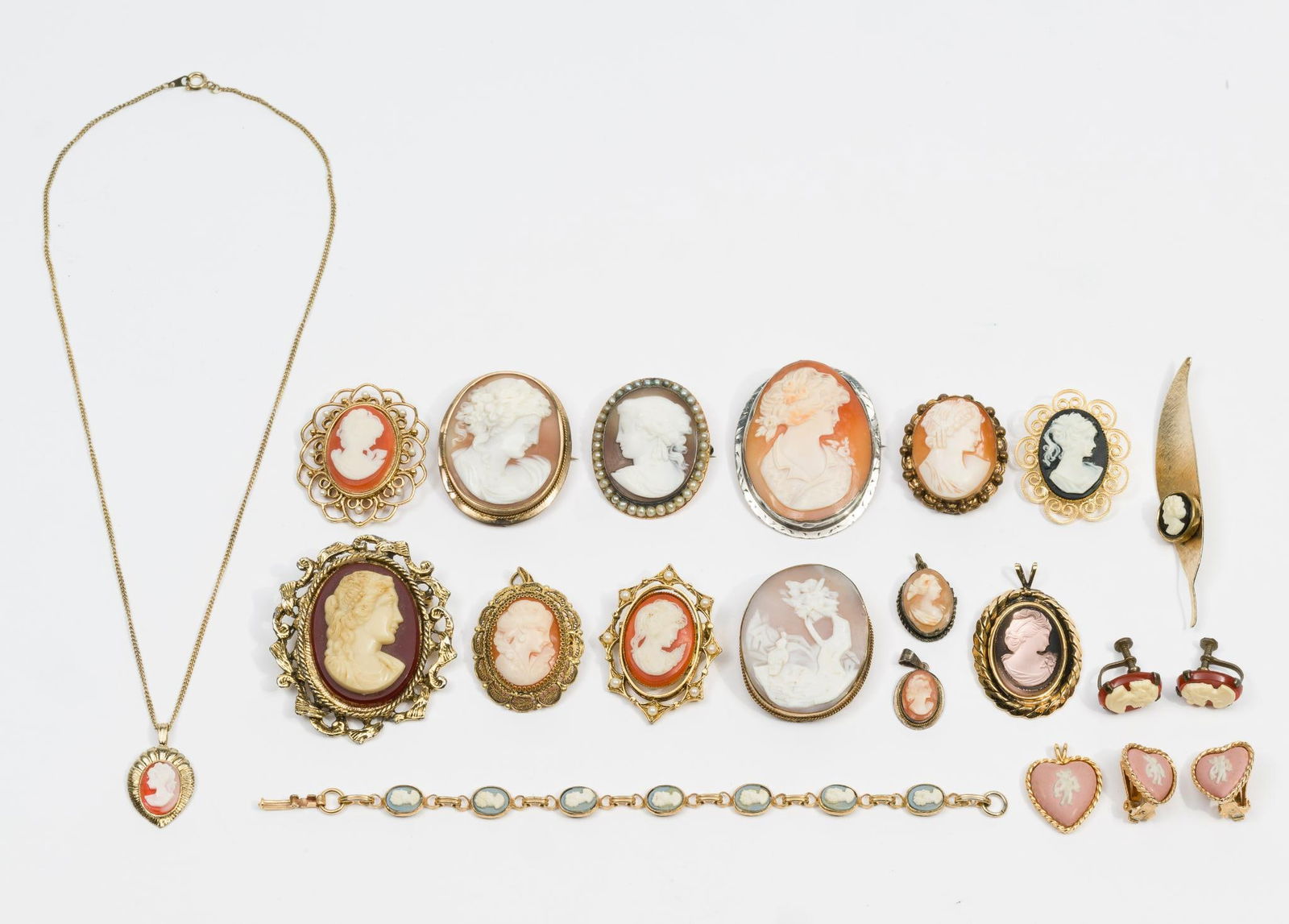 Cameo Brooch Collection incl Gold (1 of 6)