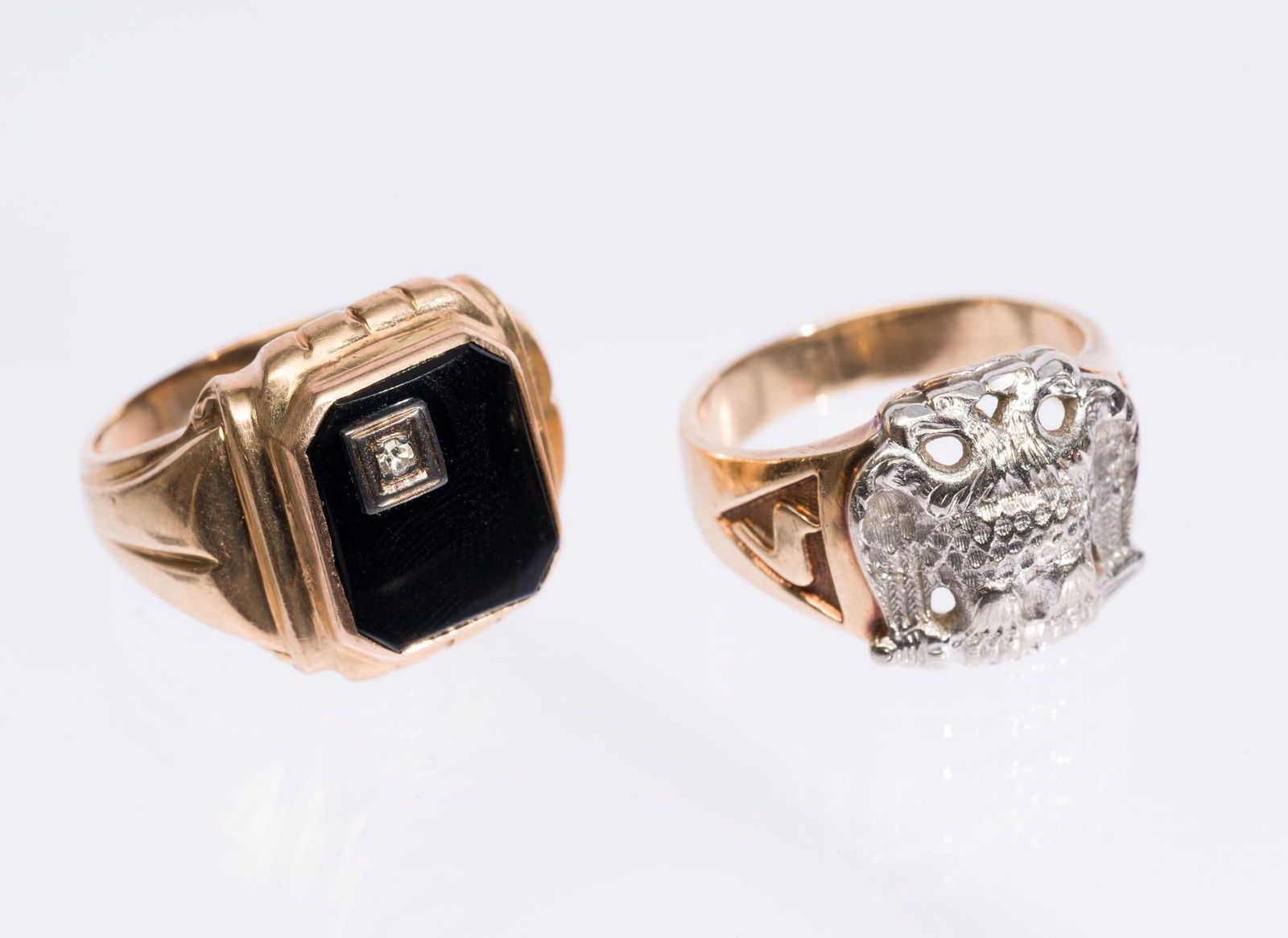 2 10K Gold Rings incl Masonic (1 of 8)