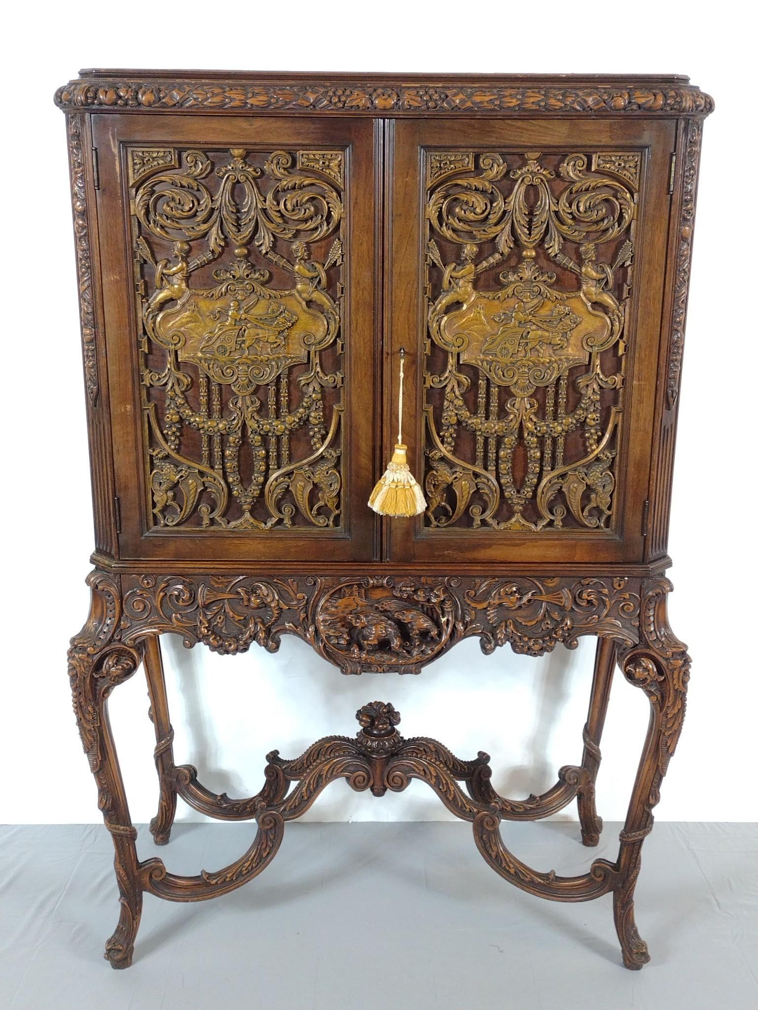 Continental Painted Armorial Cabinet (1 of 8)