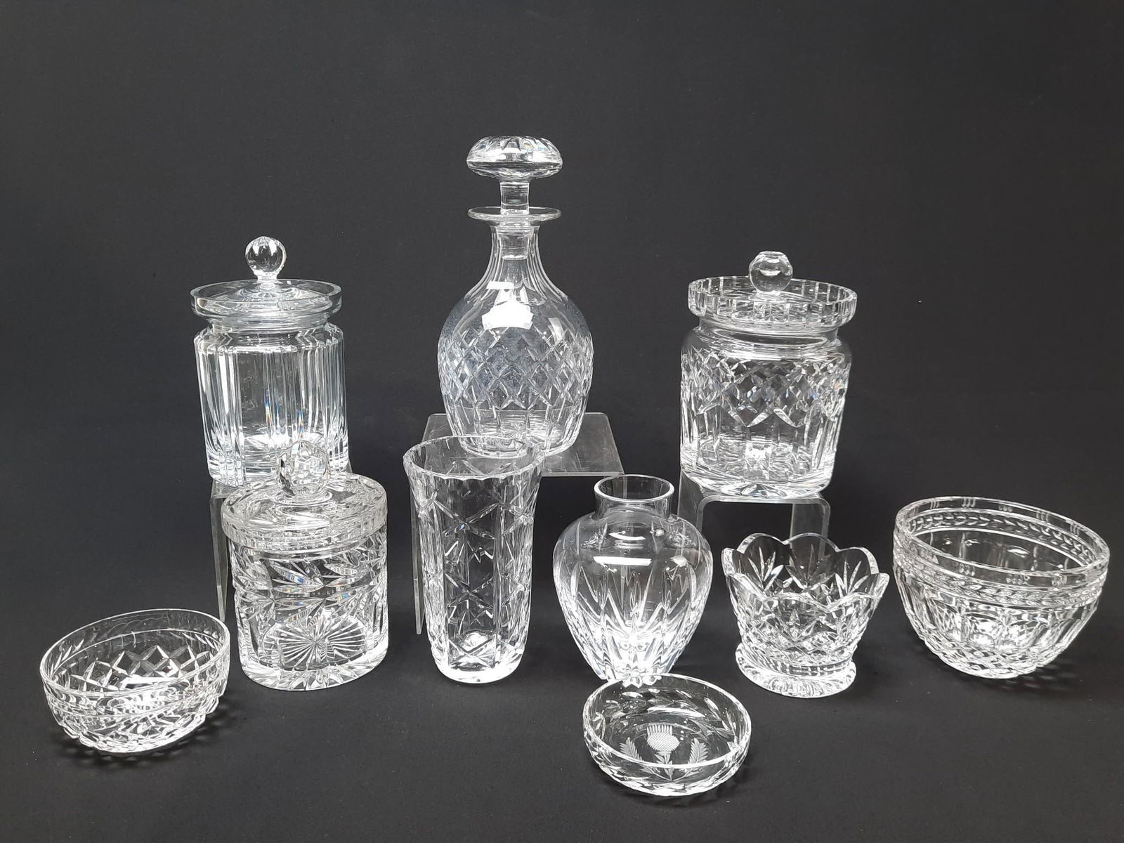 8 Pcs Glassware incl Biscuit Jars (1 of 3)