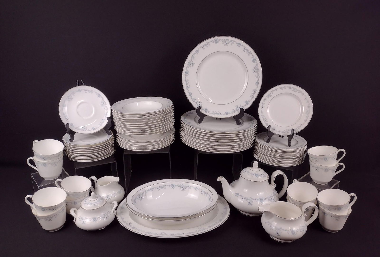73 Pcs Royal Daulton 'Angelique' Dinnerware (1 of 3)