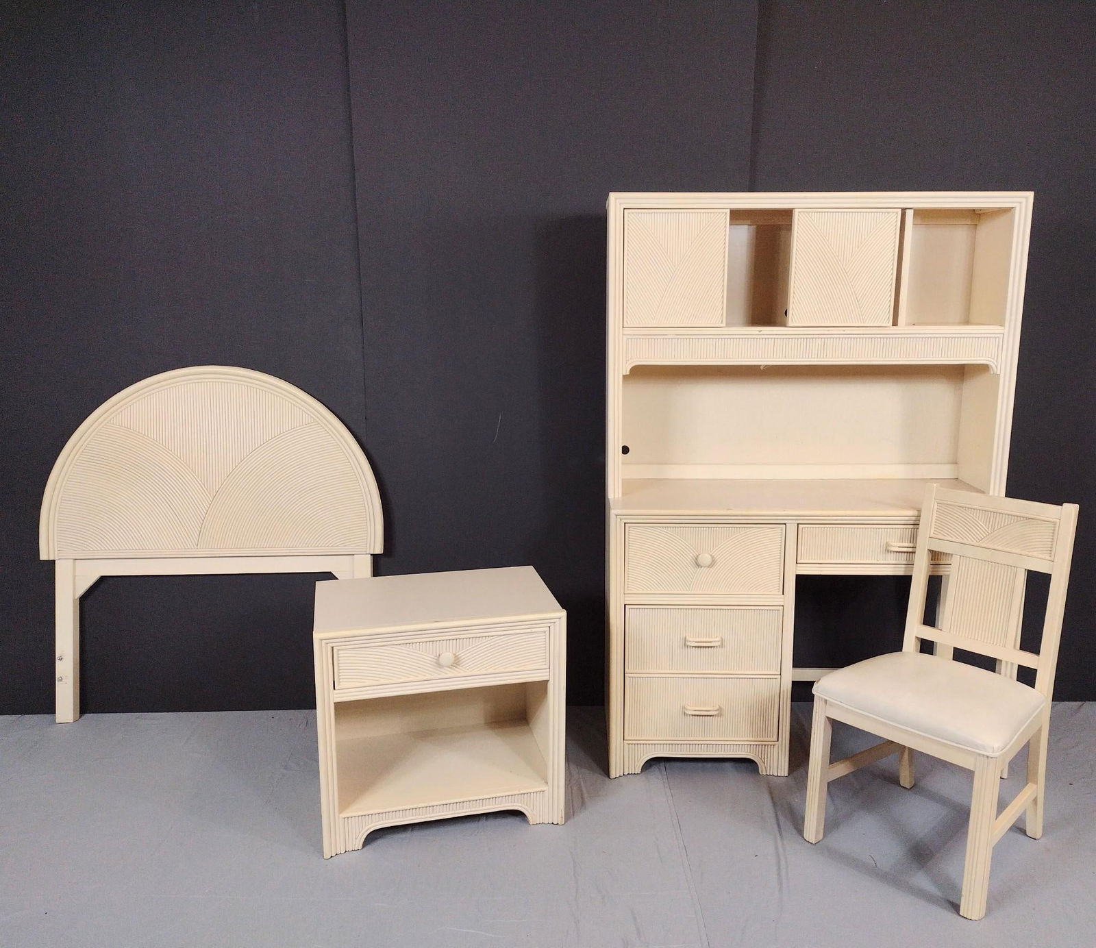 4 PC Stanley Bedroom Set (1 of 10)