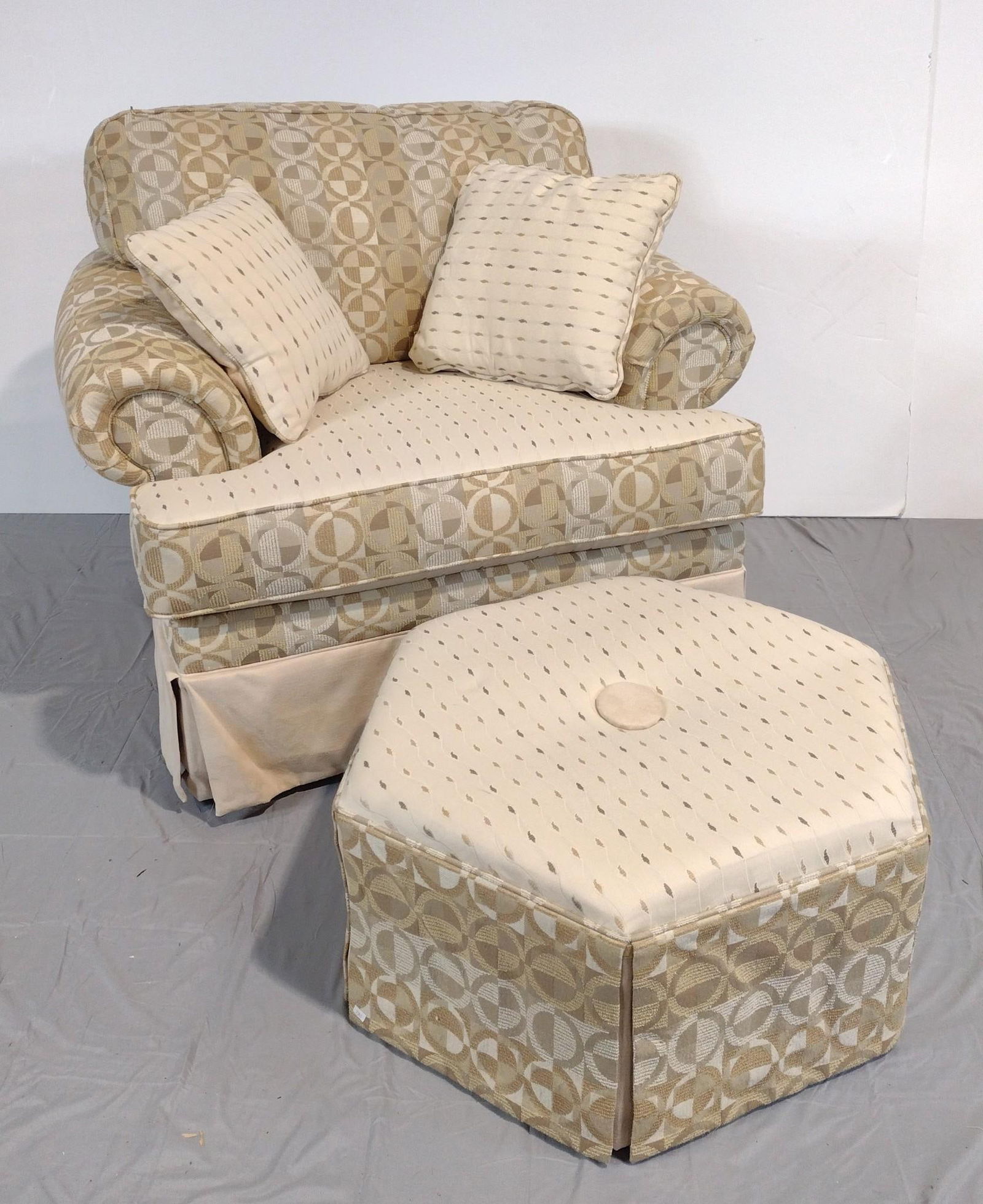 La-Z-Boy Oversized Arm Chair: NOT ELIGIBLE FOR IN-HOUSE SHIPPING. 44" wide X 36" deep X 37" high.