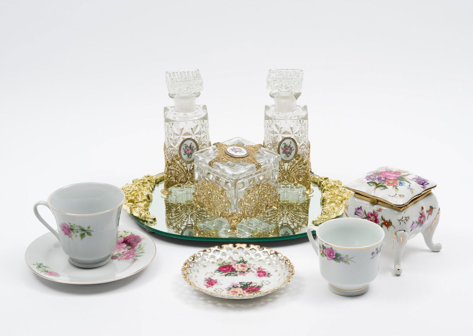 9 Misc. Household Items incl. Vanity Set (1 of 10)