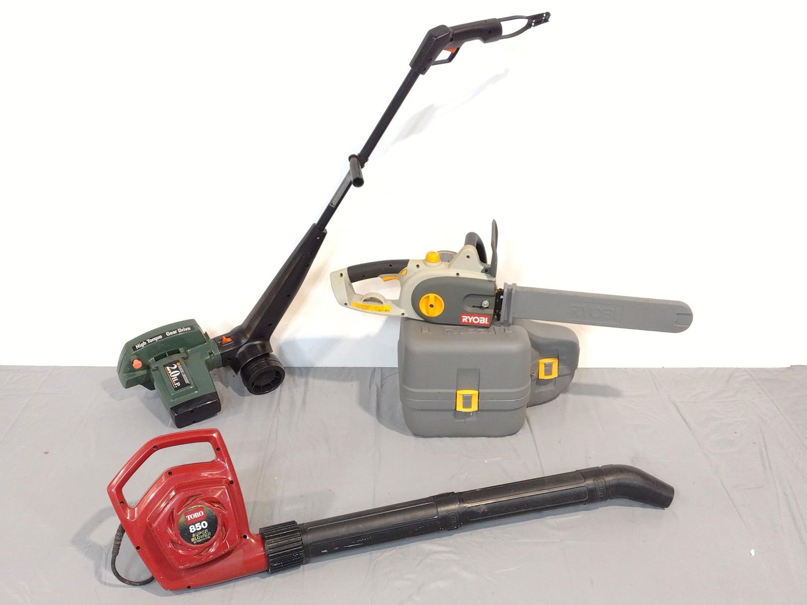 3 Lawn Tools Incl Ryobi Chainsaw (1 of 7)