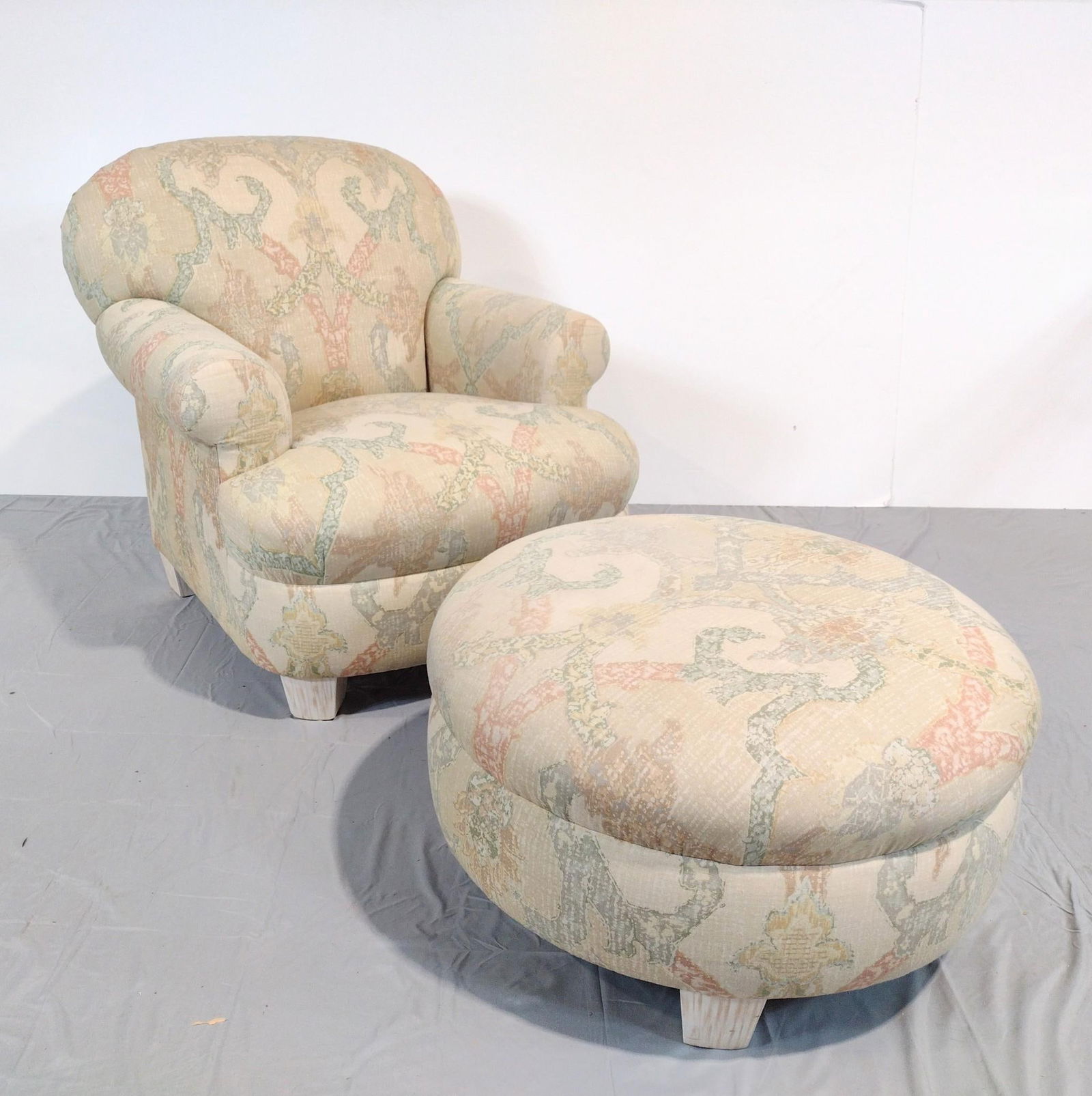 Summer Hill Ltd Arm Chair & Ottoman (1 of 10)