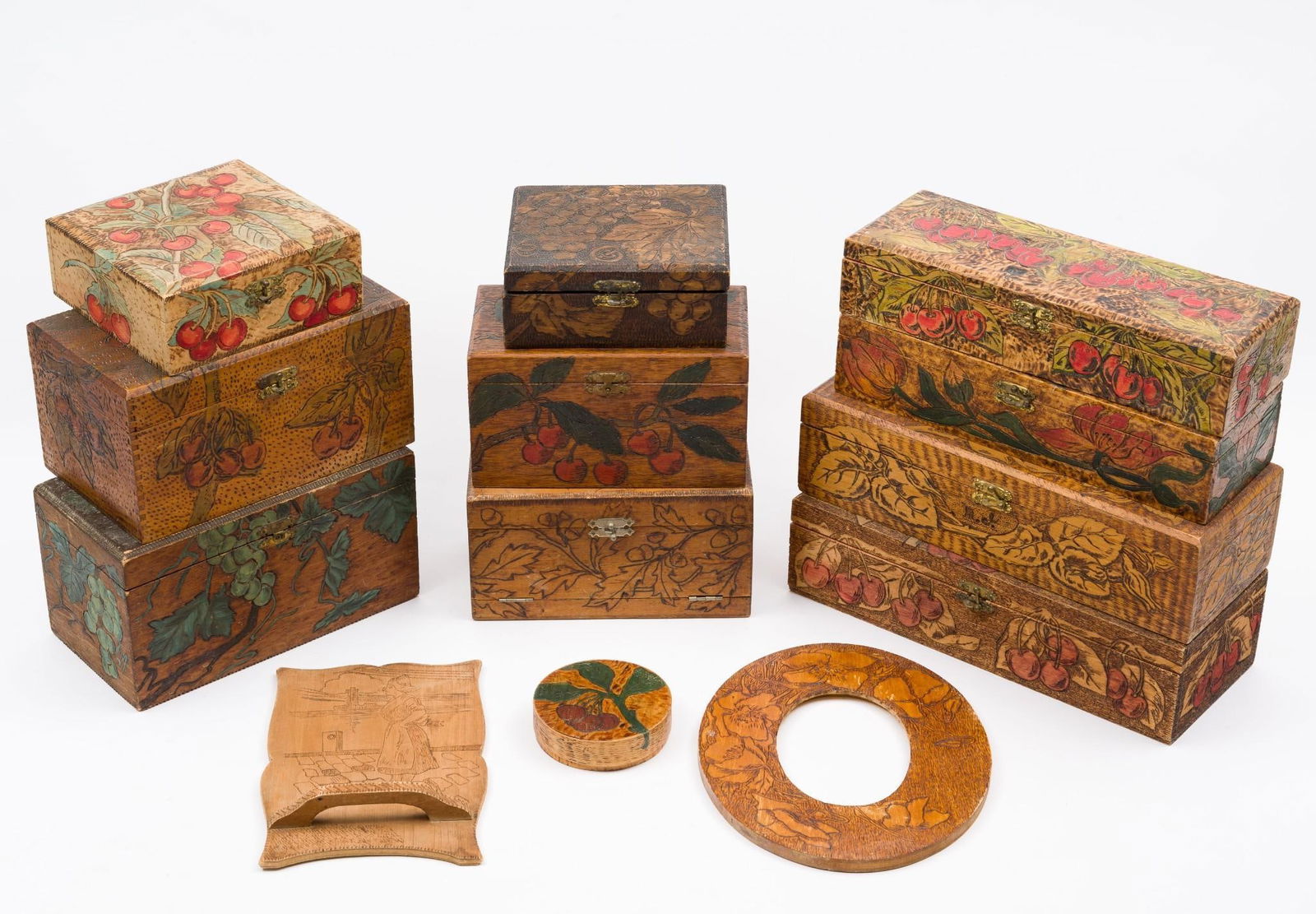 13 Carved Wood Pcs. incl. Boxes (1 of 8)