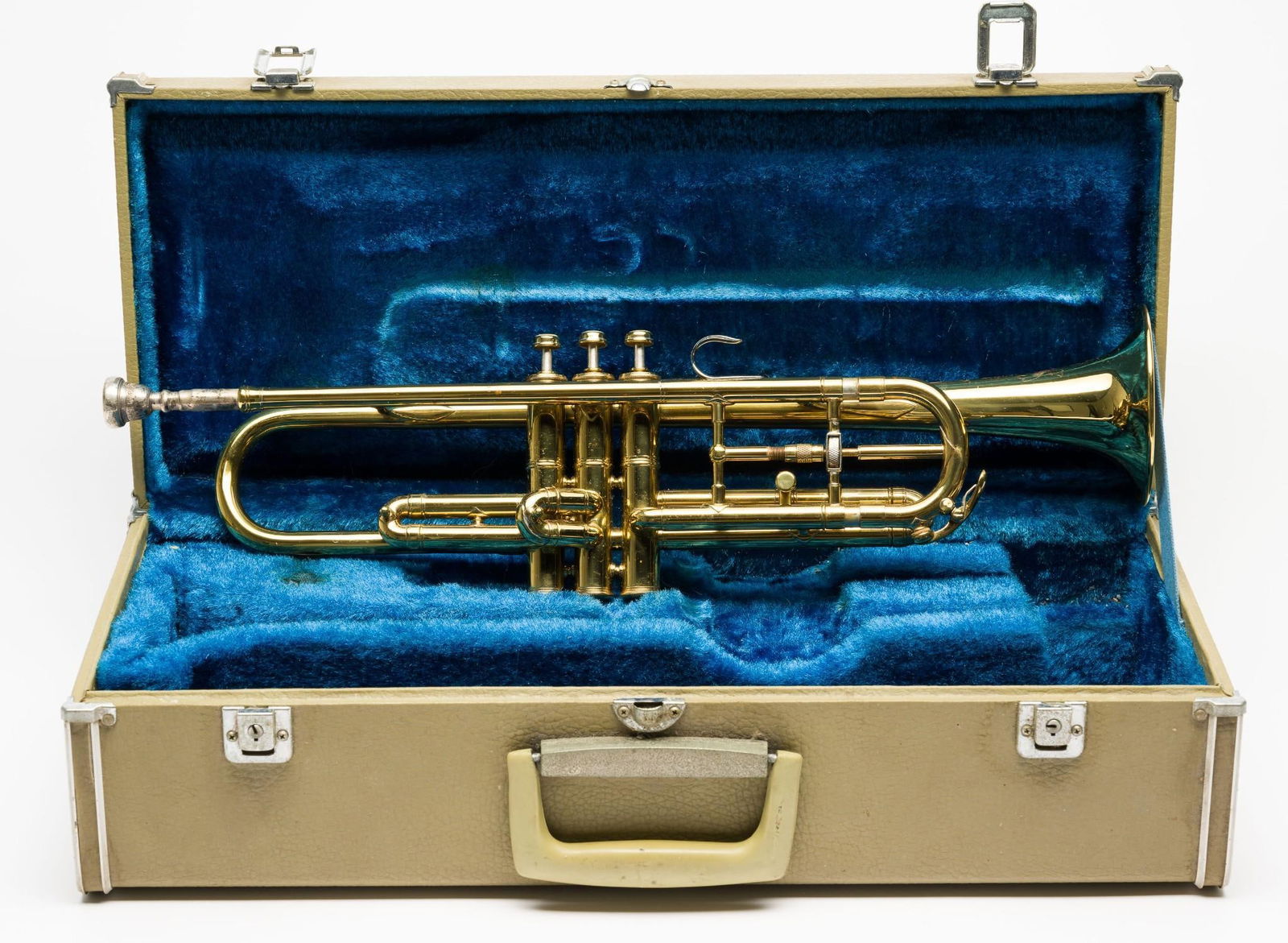 Nuss Manufacturing Co. Trumpet w/ Case (1 of 5)